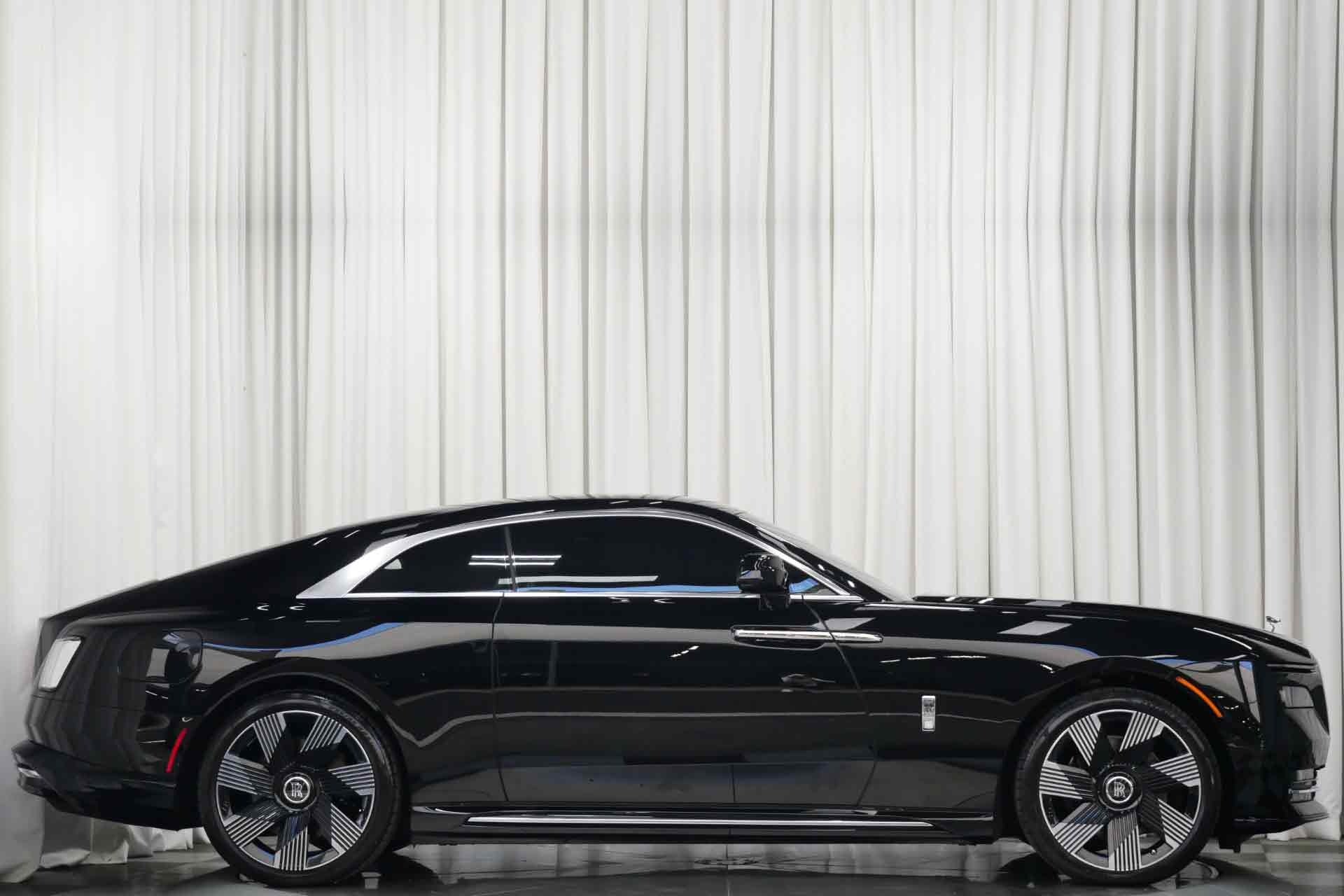2025 Rolls Royce Spectre photo 2