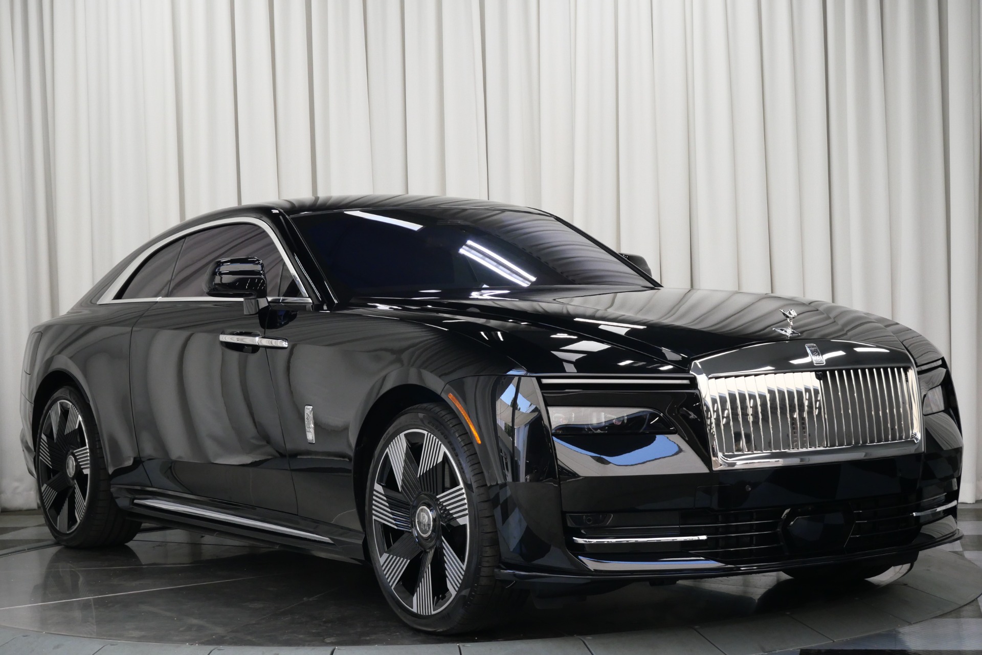 2025 Rolls Royce Spectre photo 3