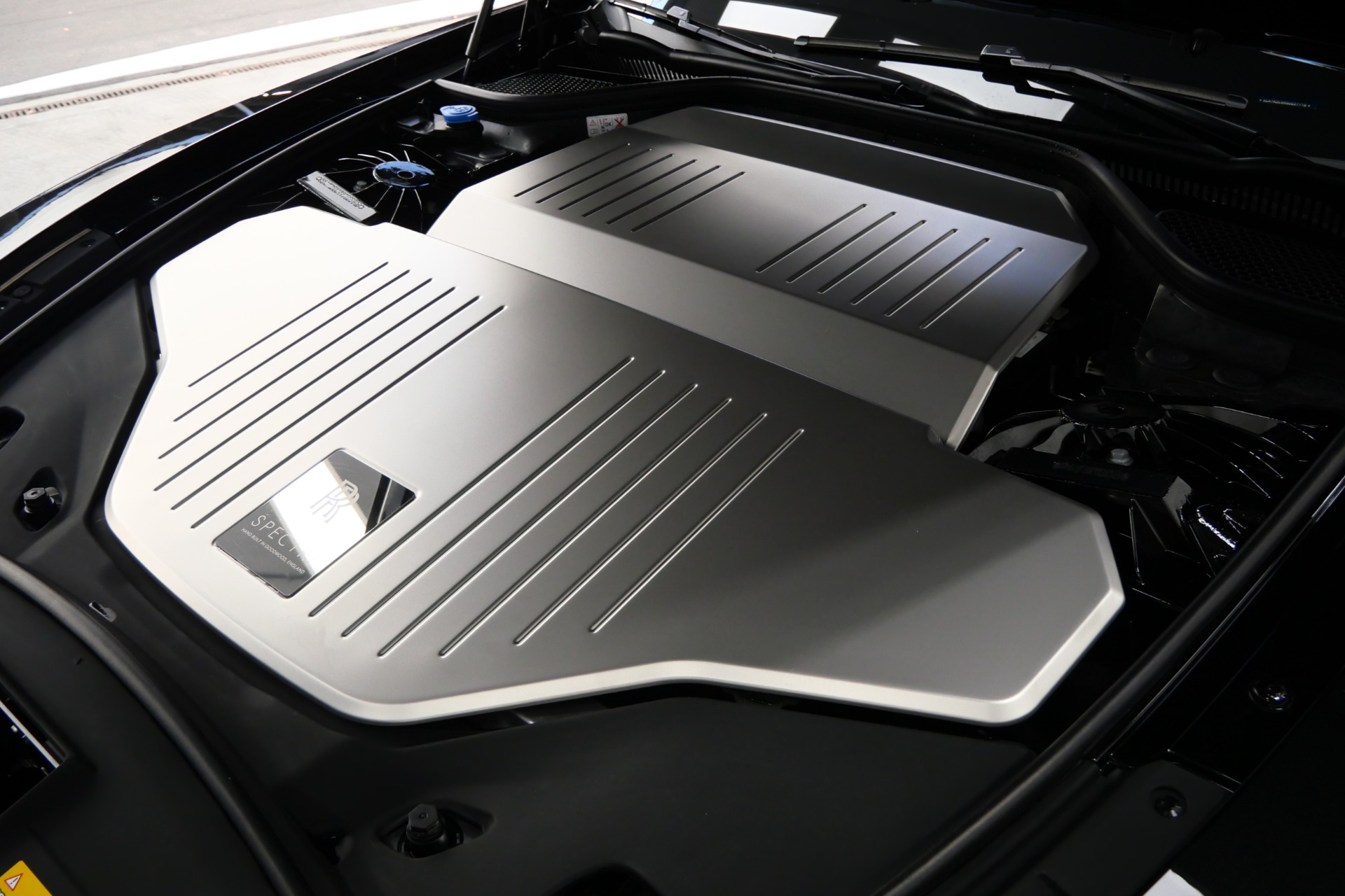2025 Rolls Royce Spectre photo 39