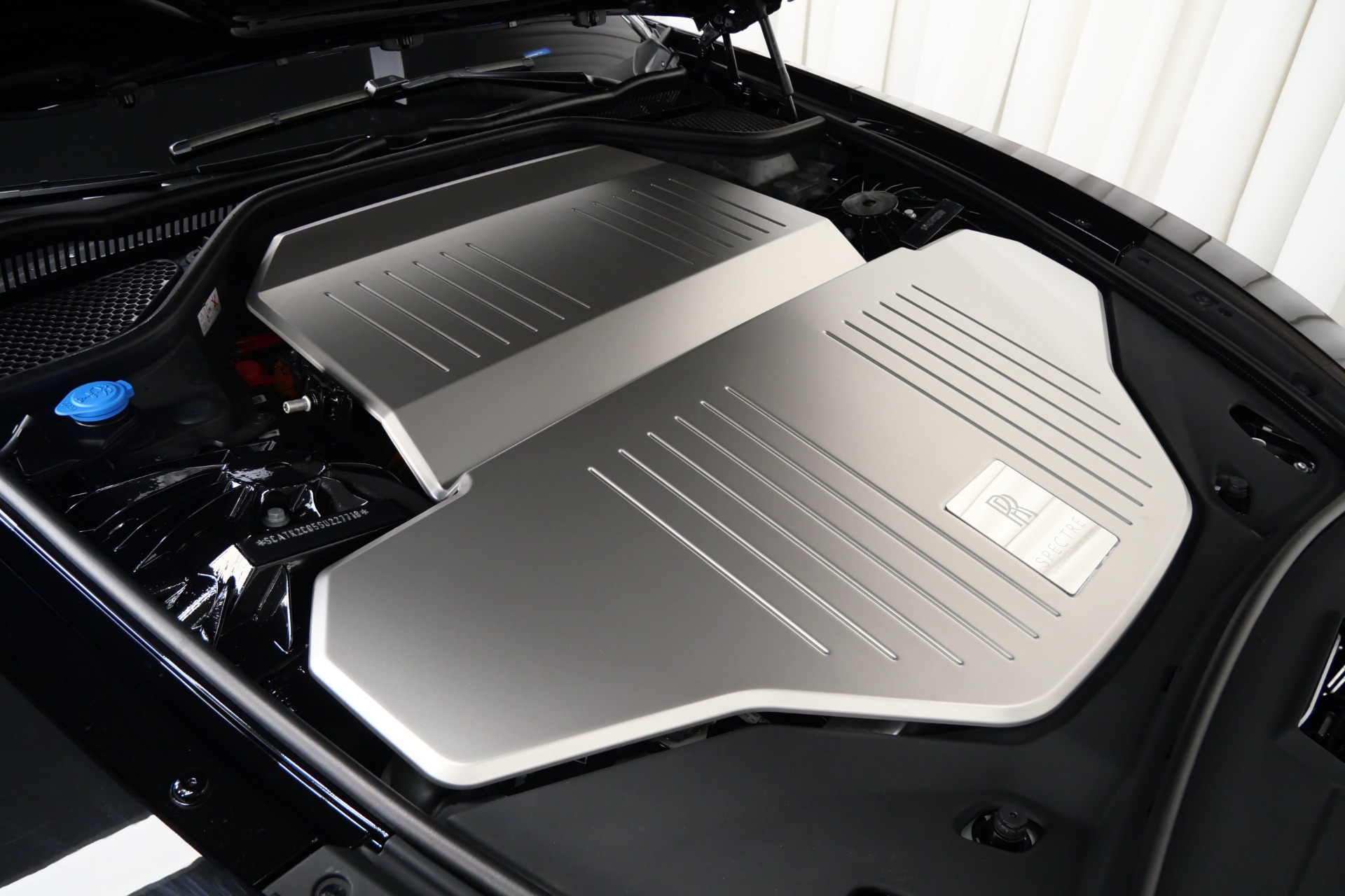 2025 Rolls Royce Spectre photo 40