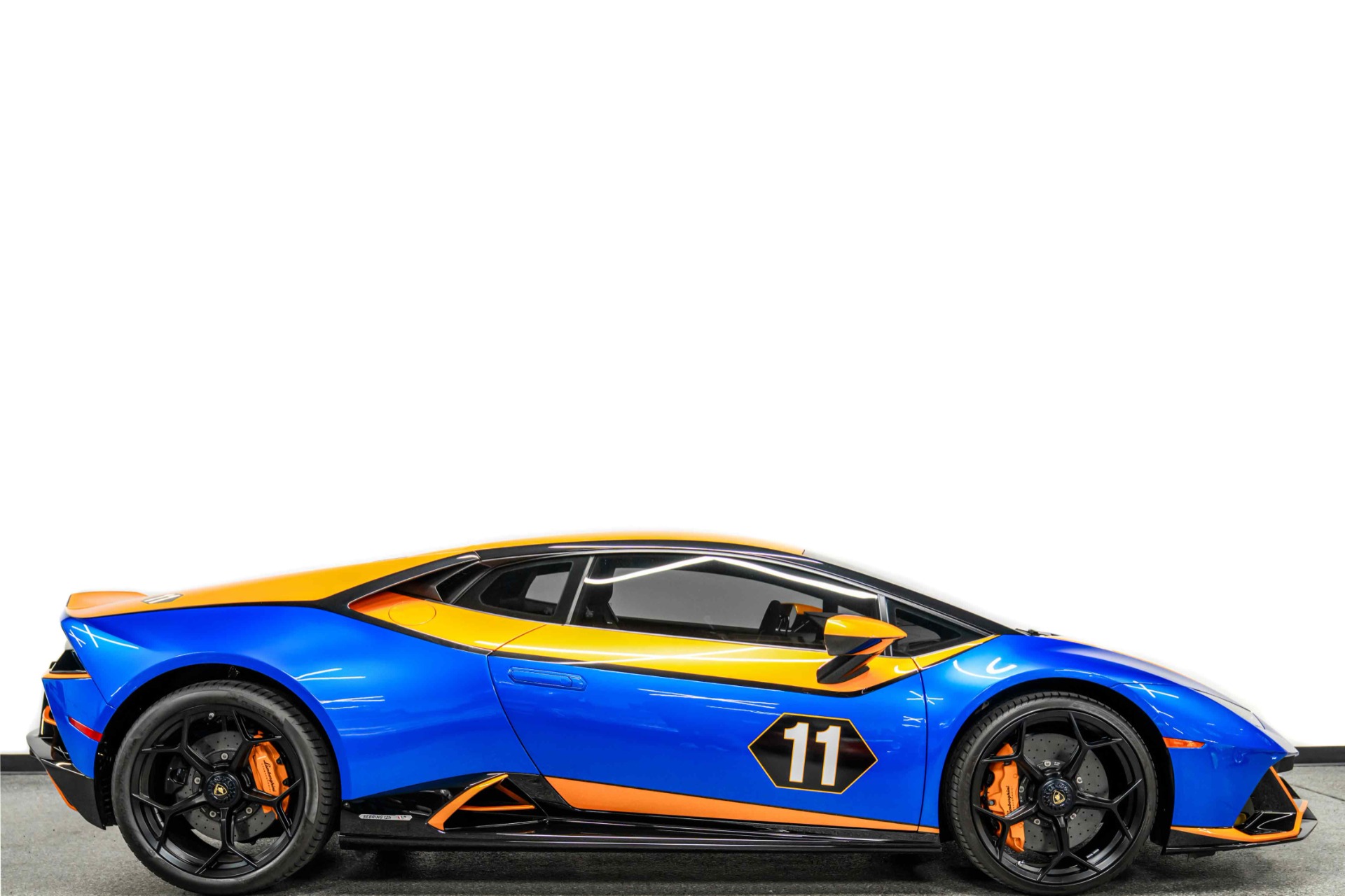 2020 Lamborghini Huracan EVO's photo