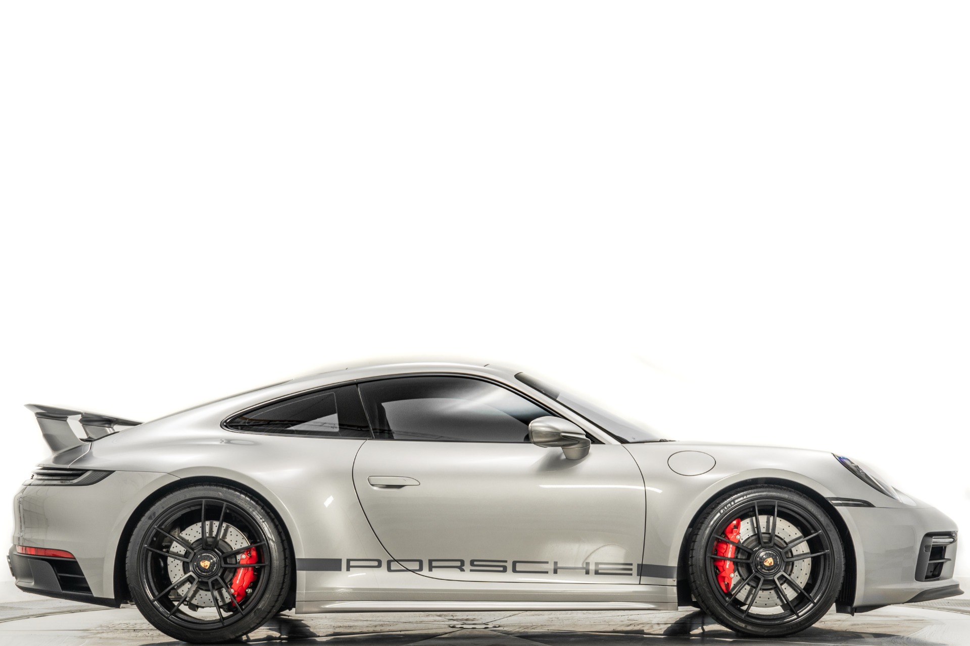 2022 Porsche 911 GTS's photo