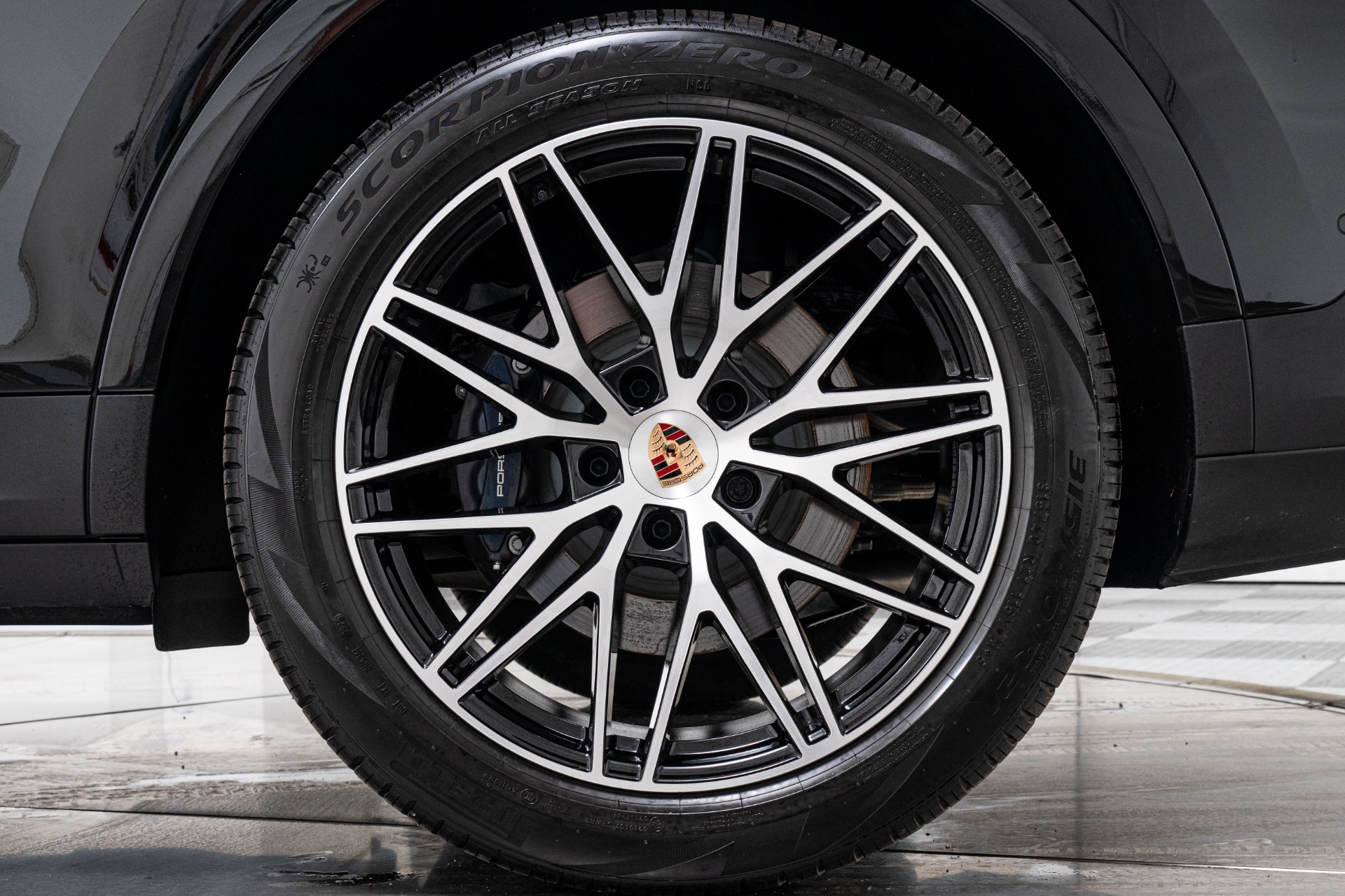 2025 Cayenne -Premium Package Plus, RS Spyder Design Wheels picture #10