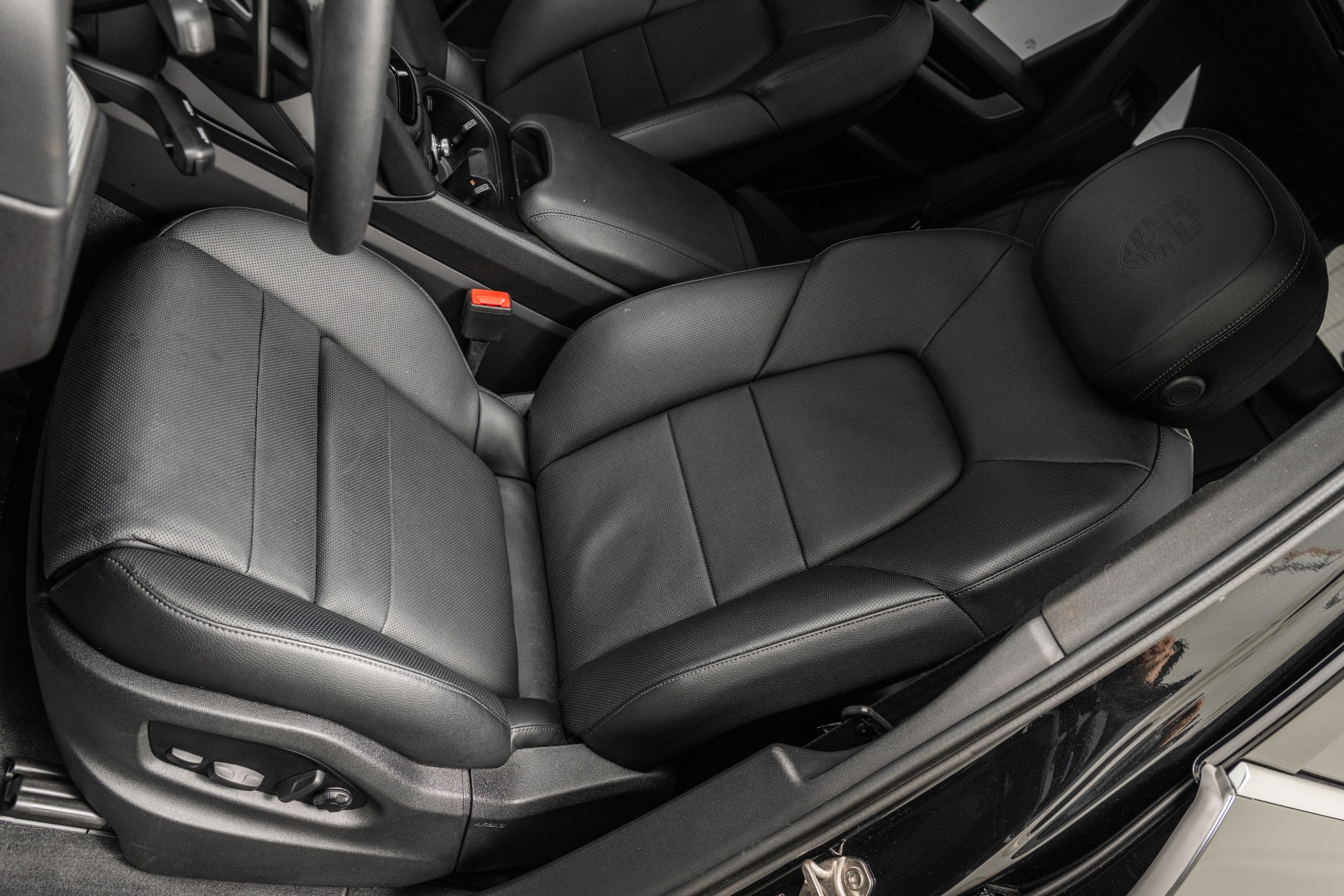 2025 Cayenne -Premium Package Plus, RS Spyder Design Wheels picture #23