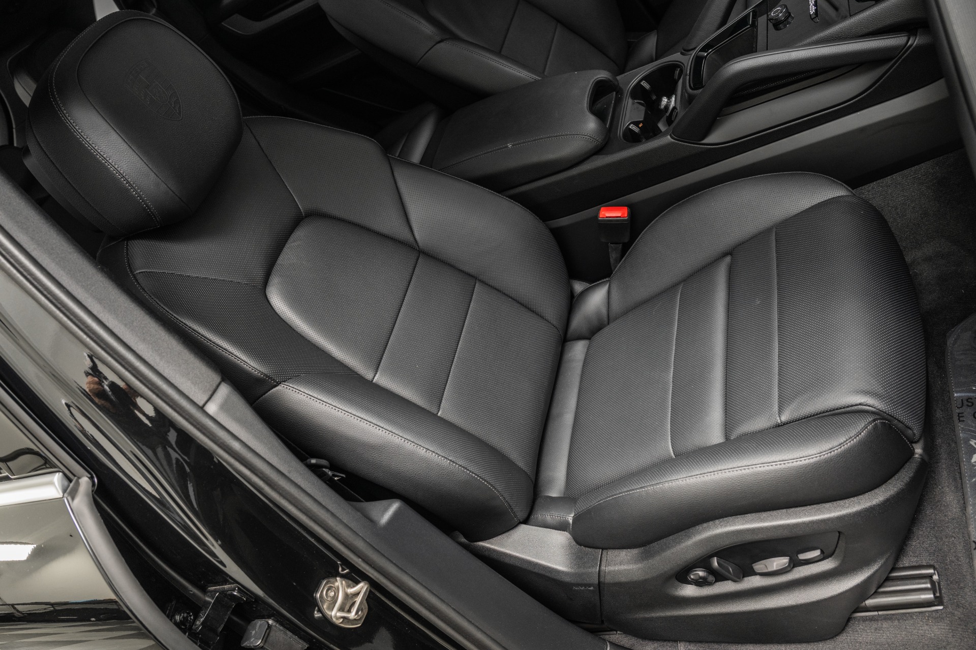 2025 Cayenne -Premium Package Plus, RS Spyder Design Wheels picture #24