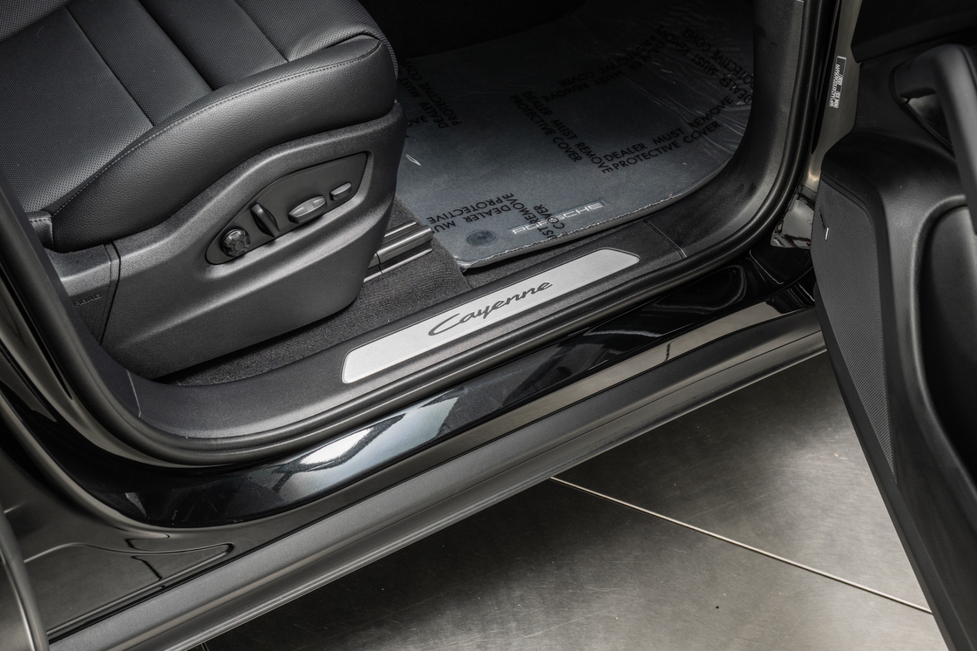 2025 Cayenne -Premium Package Plus, RS Spyder Design Wheels picture #29
