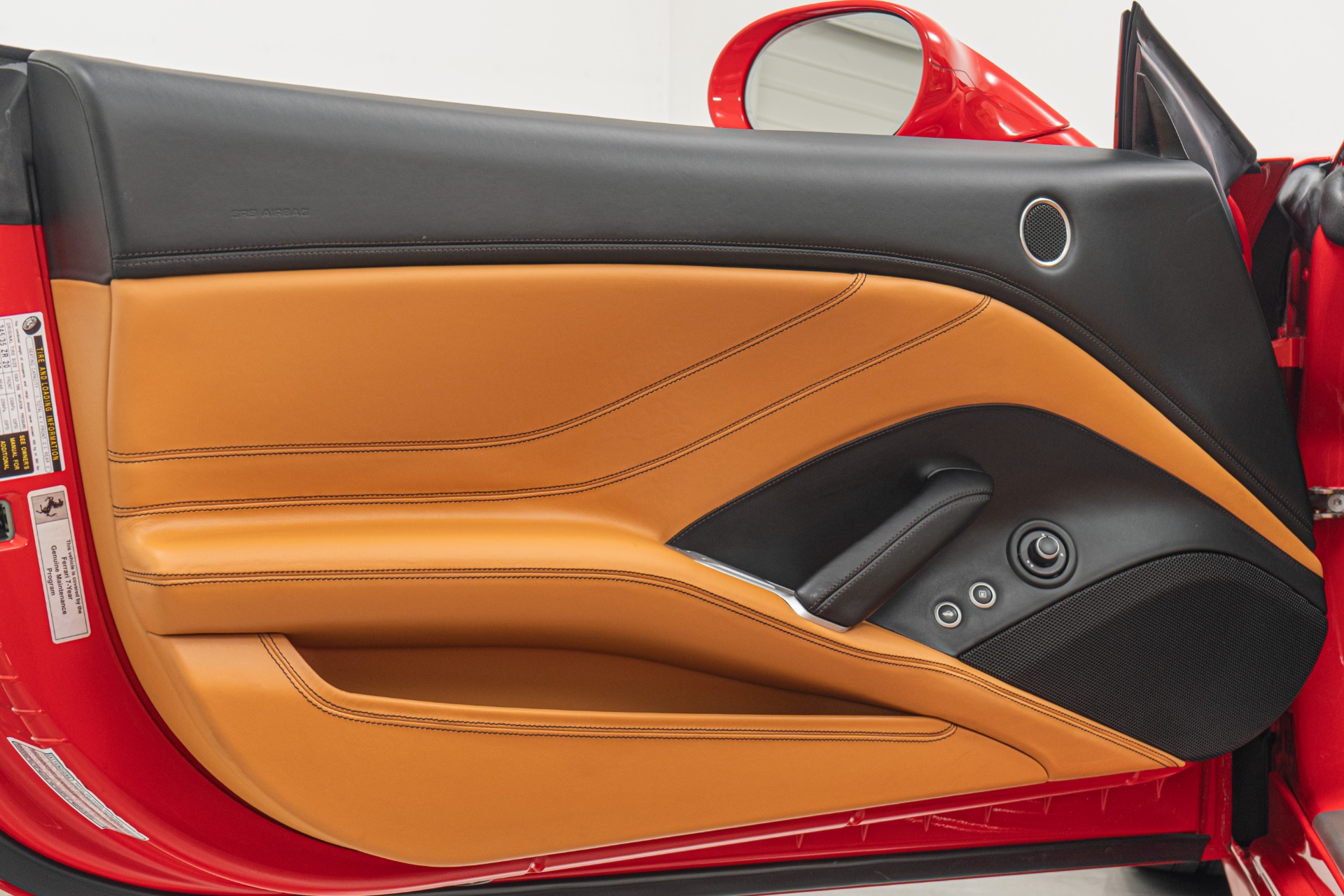 2016 California T- Diamond Turned Wheels, Carbon/Leather Steering Wheel W/leds picture #27