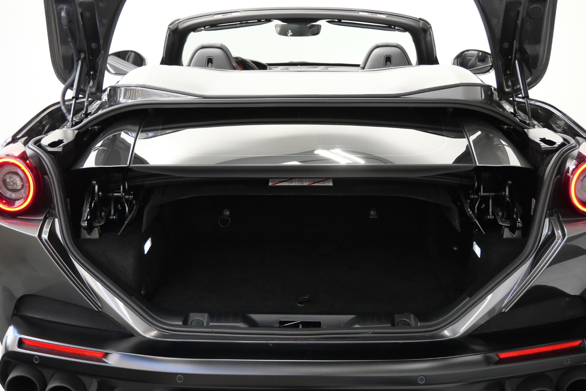 2019 Portofino -Interior Carbon Trim, High Power HiFi, Magneride Suspension picture #10