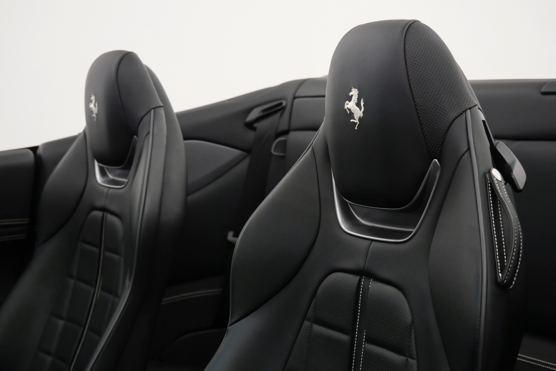 2019 Portofino -Interior Carbon Trim, High Power HiFi, Magneride Suspension picture #19
