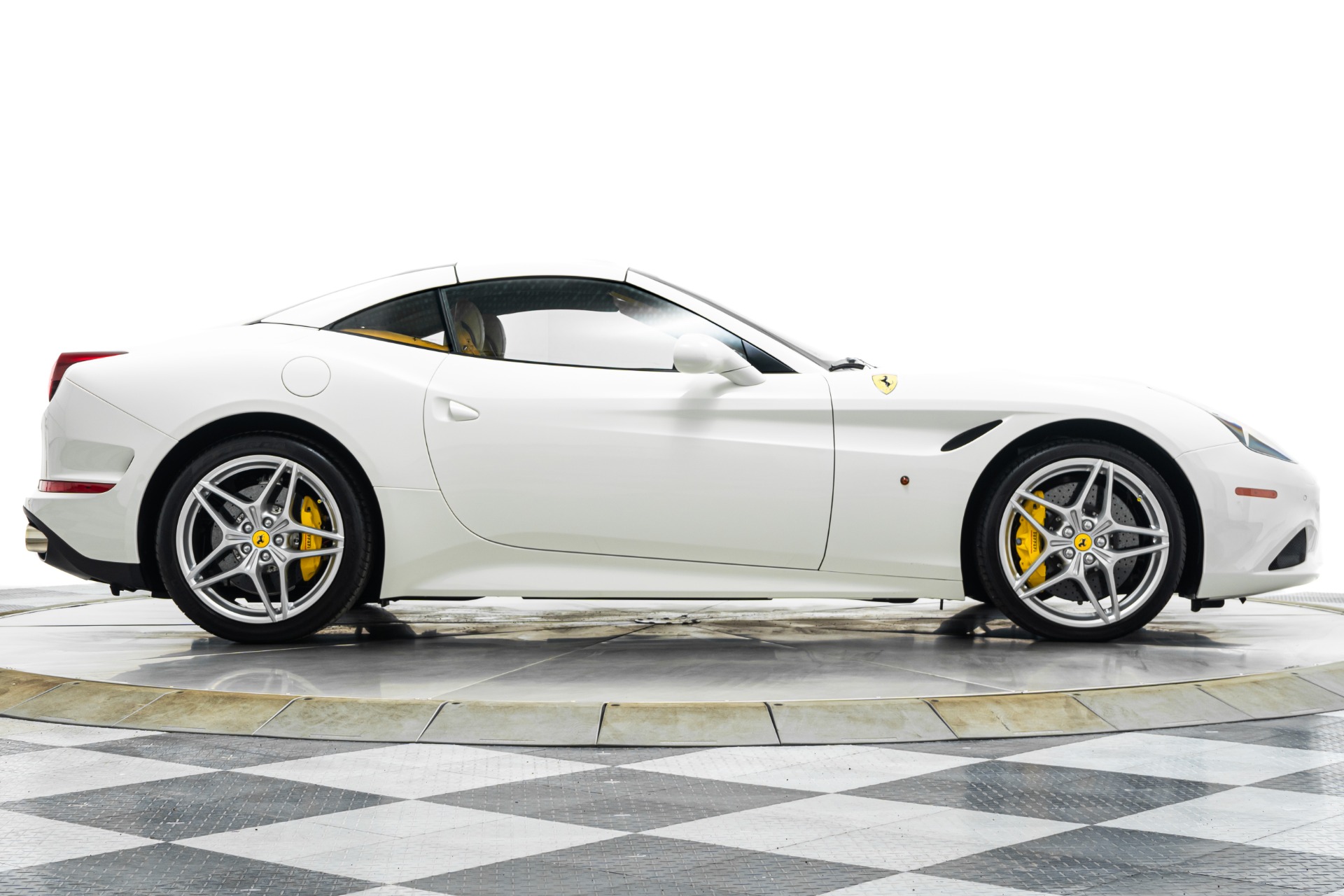 2015 California T -Very Low Miles, Daytona Seats, Sport Wheels picture #9