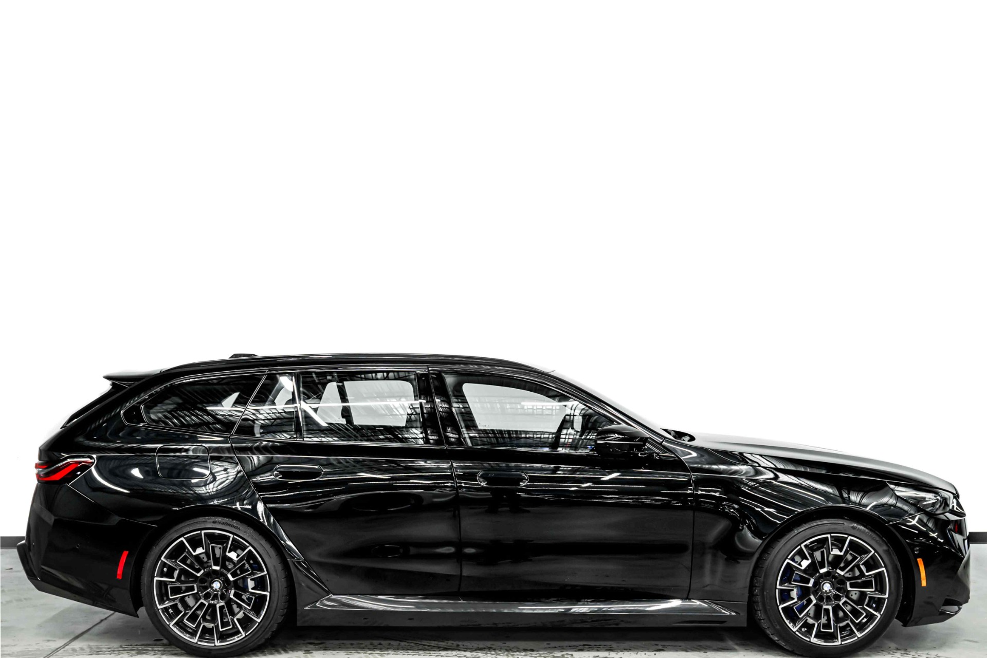 2025 BMW M5 M5 Touring's photo