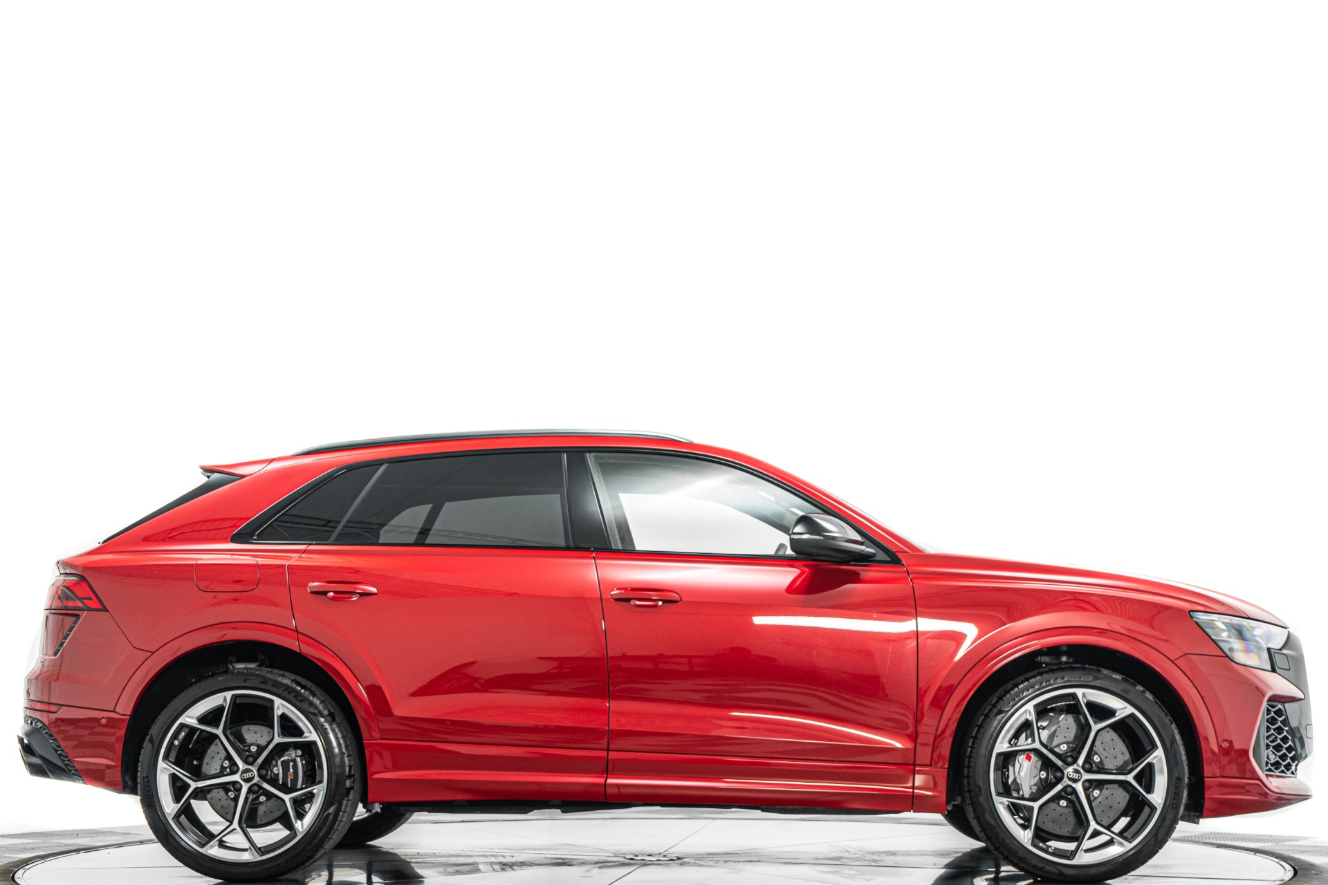 2025 Audi RS Q8 -'s photo