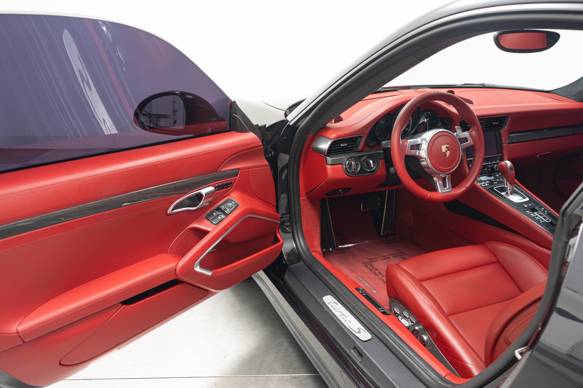 2014 911 Turbo S -560 Horsepower, Natural Leather, Heated And Ventilated Seats picture #15