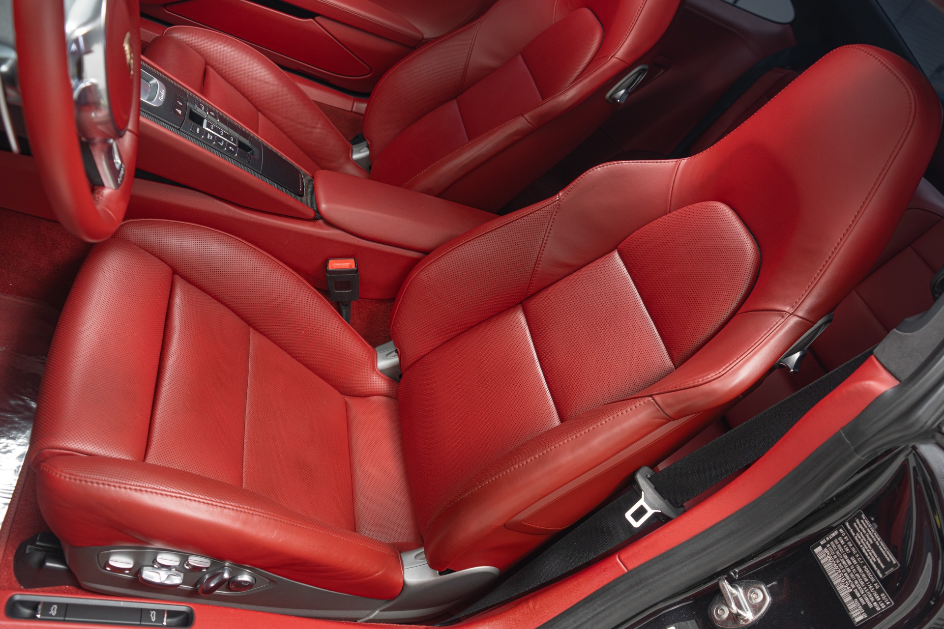 2014 911 Turbo S -560 Horsepower, Natural Leather, Heated And Ventilated Seats picture #16
