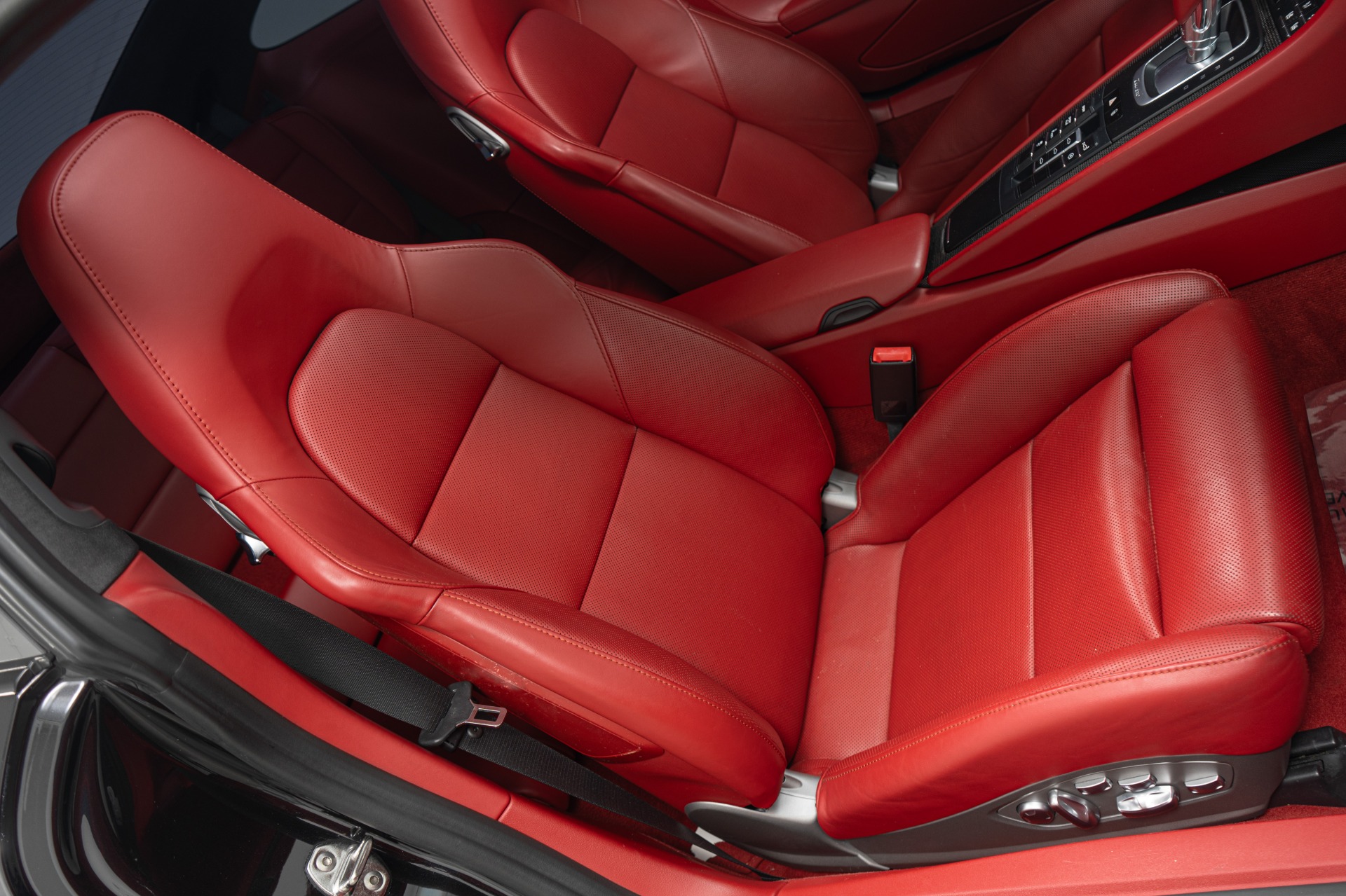 2014 911 Turbo S -560 Horsepower, Natural Leather, Heated And Ventilated Seats picture #17