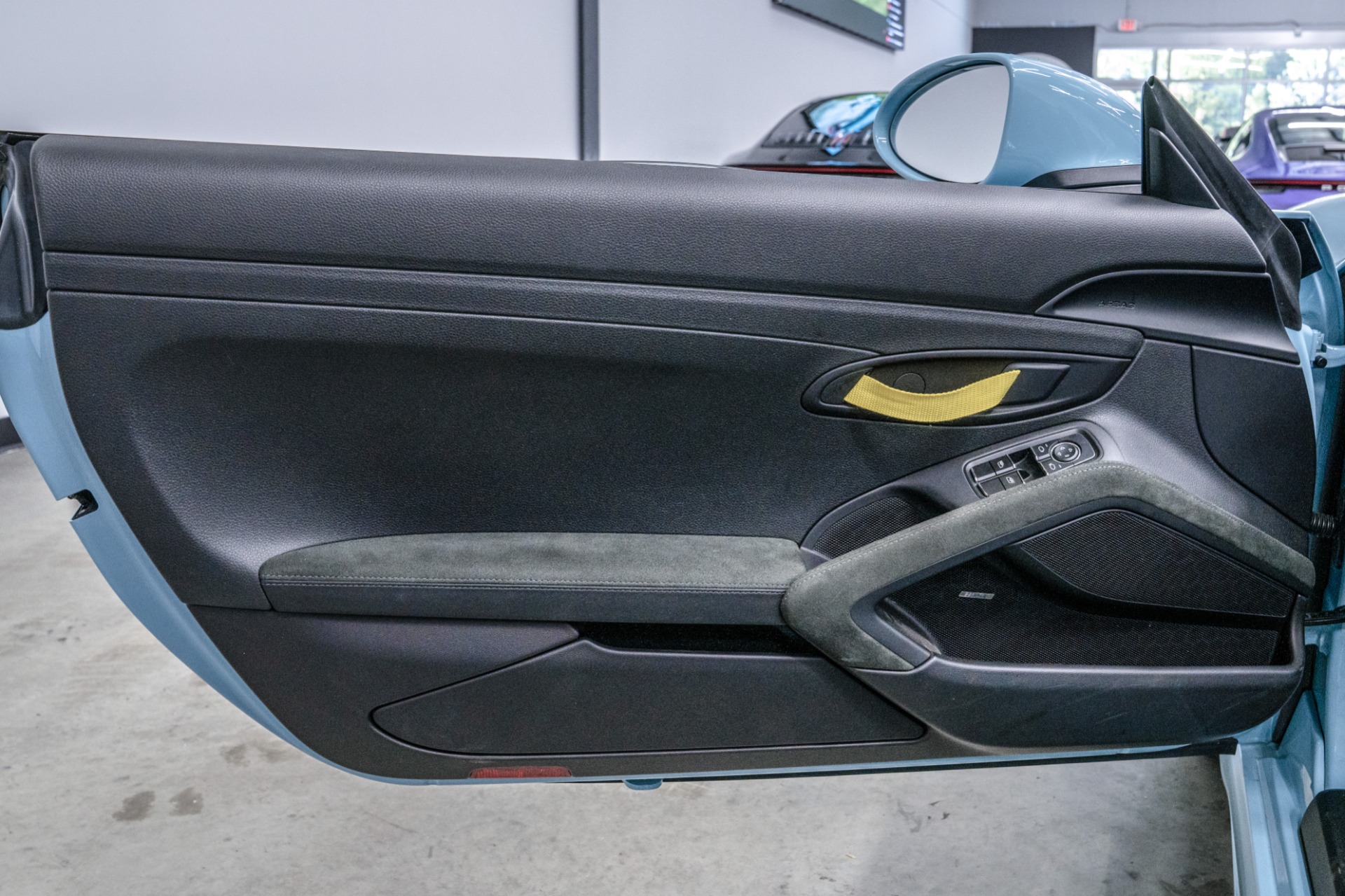 2022 718 Boxster Spyder -Paint To Sample, 6 Speed Manual picture #28