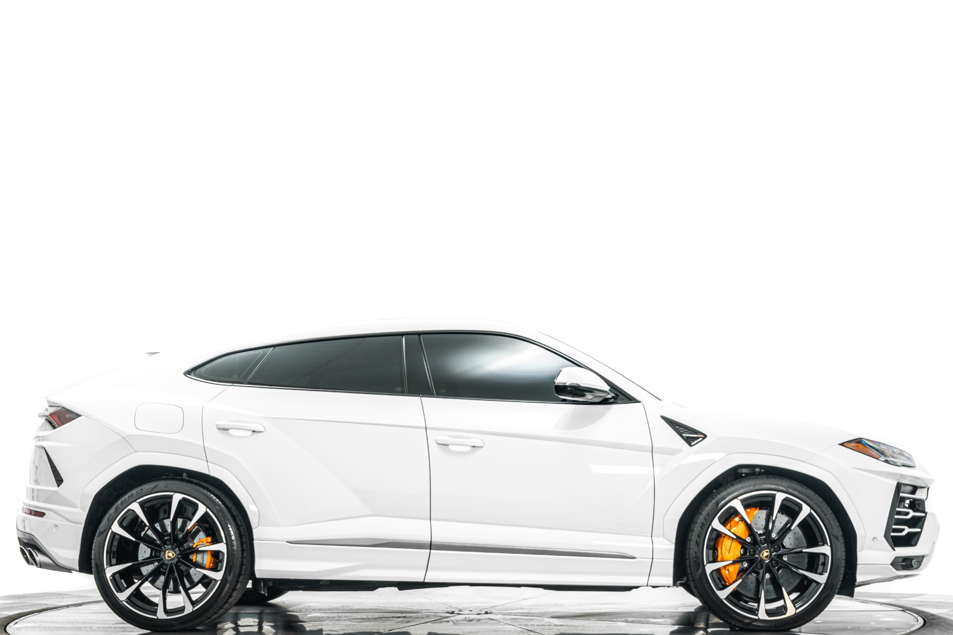 2022 Lamborghini Urus 4.0 V8 Pearl Capsule's photo