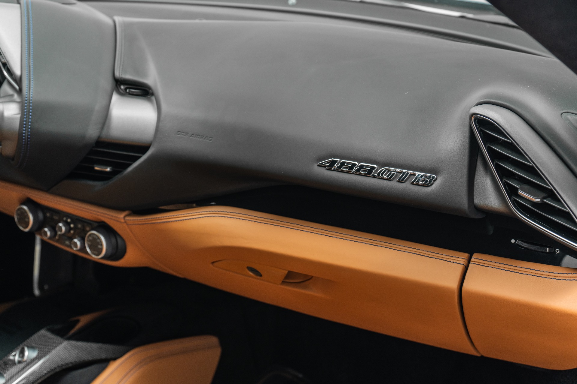 2018 488 GTB picture #27