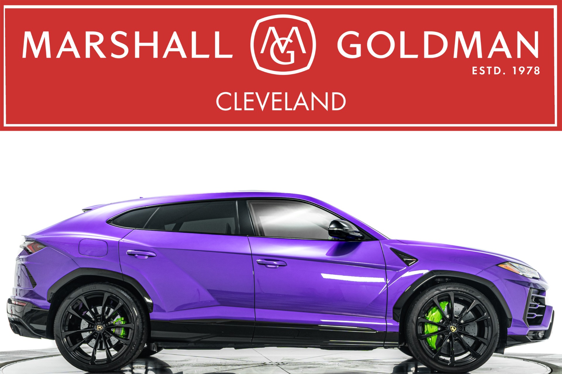 2021 Lamborghini Urus -Great Color Combination, 4 Seat Configuration, Rear Seat Entertainment