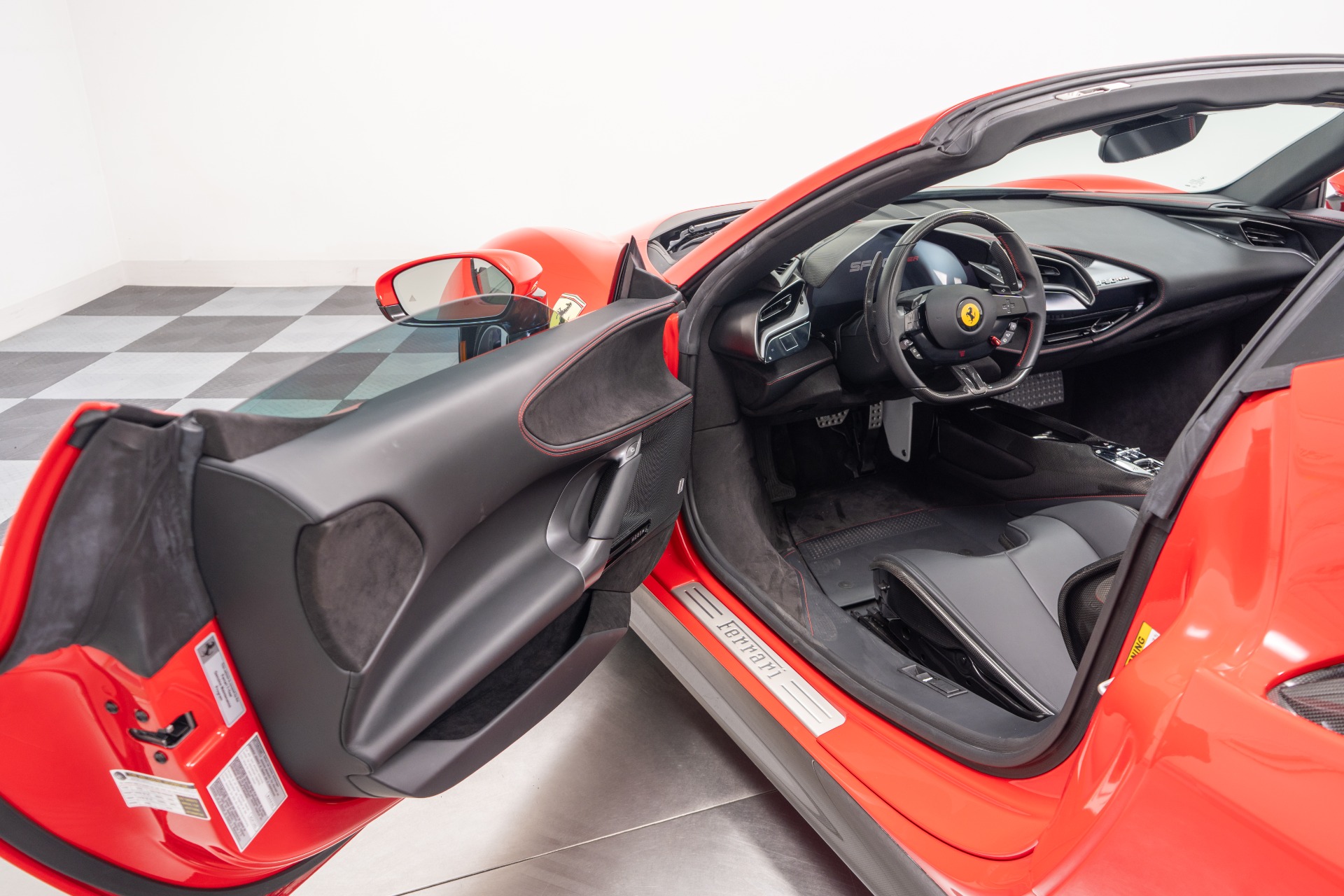 2025 SF90 Spider picture #20