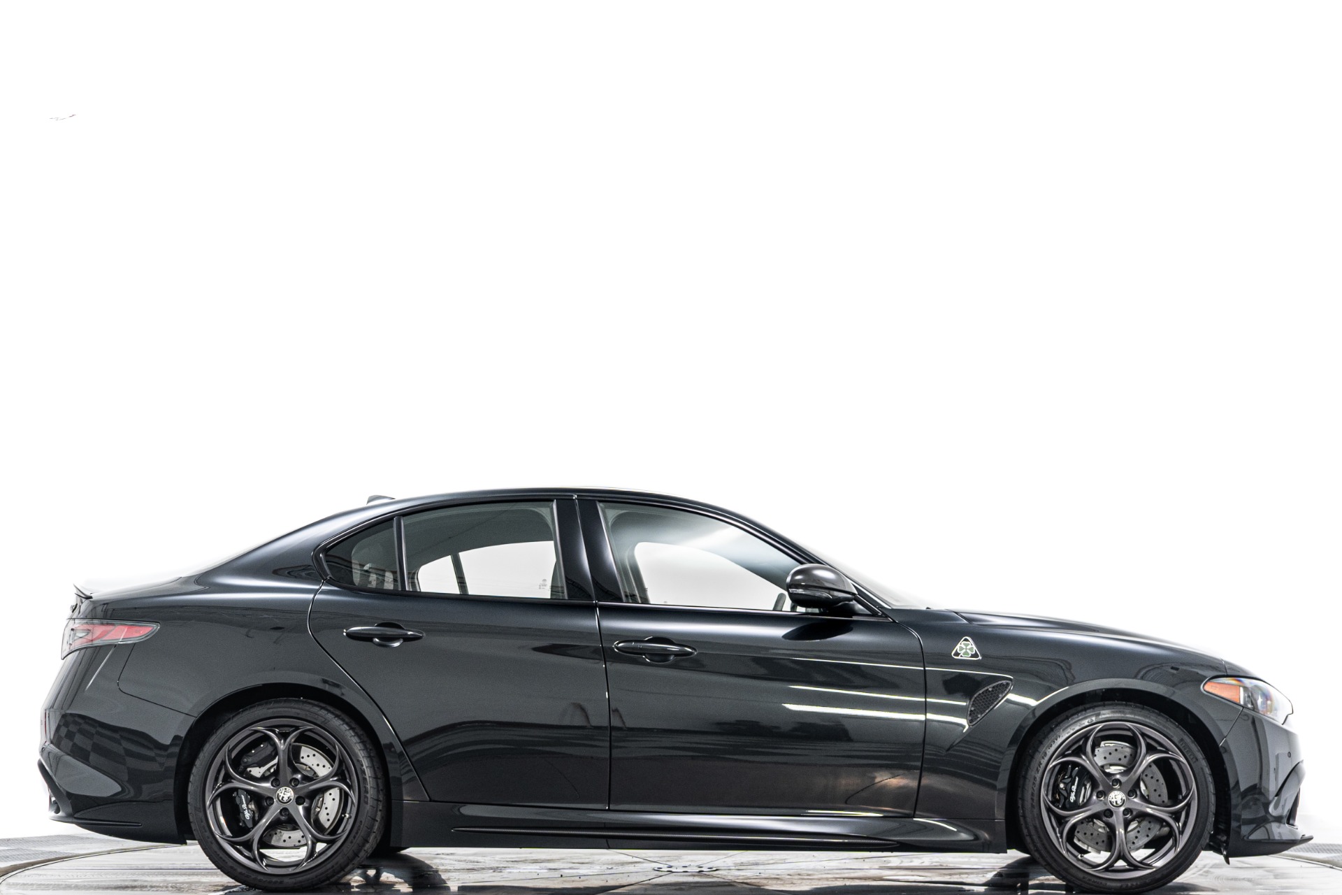2024 Alfa Romeo Giulia Quadrifoglio SuperSport RWD's photo