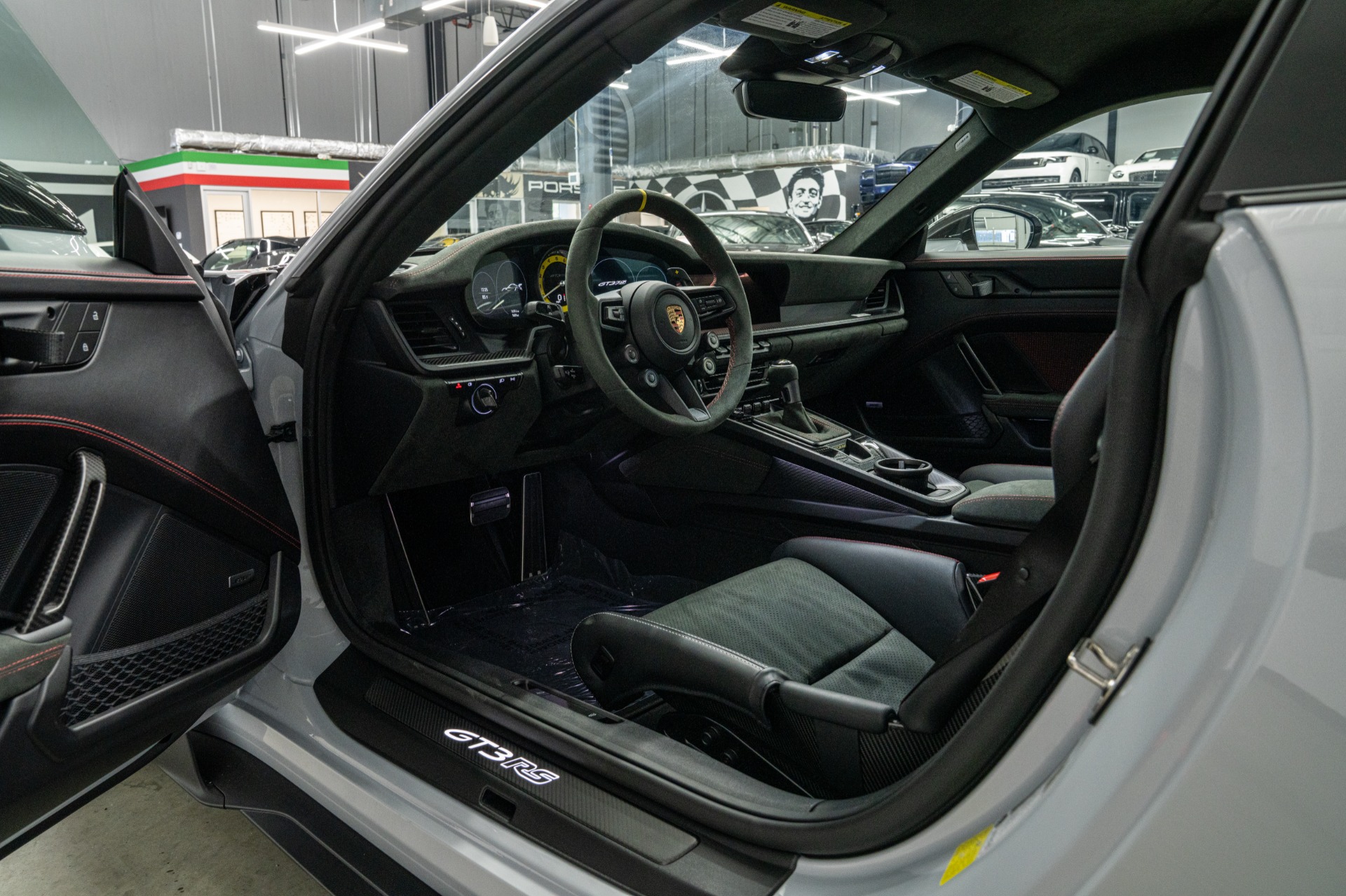 2025 911 GT3 RS -Weissach Package, Carbon Ceramic Brakes, Carbon Fiber Seats picture #20