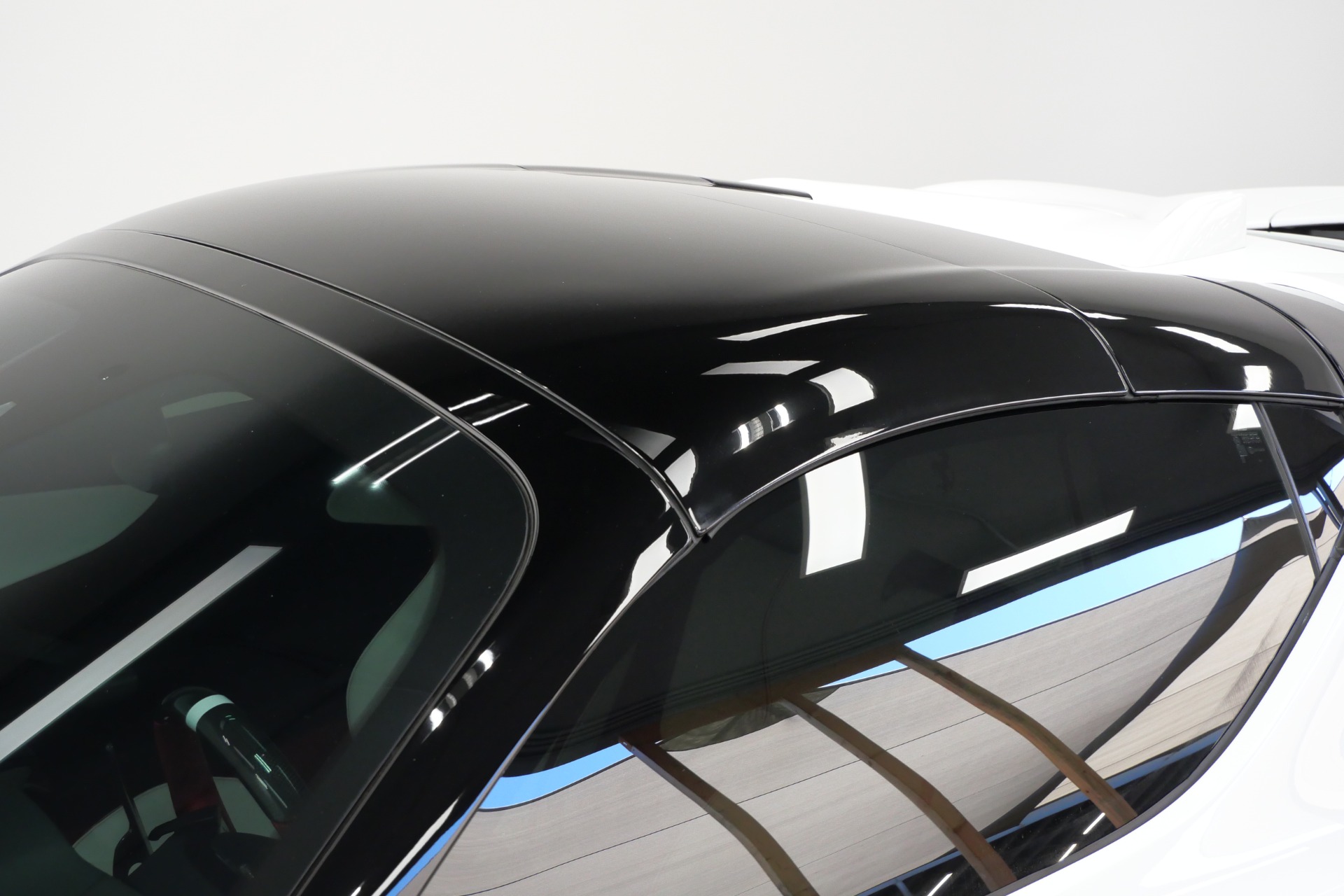 2025 SF90 Spider -$718K MSRP, Two-Tone Exterior, Two-Tone Interior, Extensive Carbon picture #16