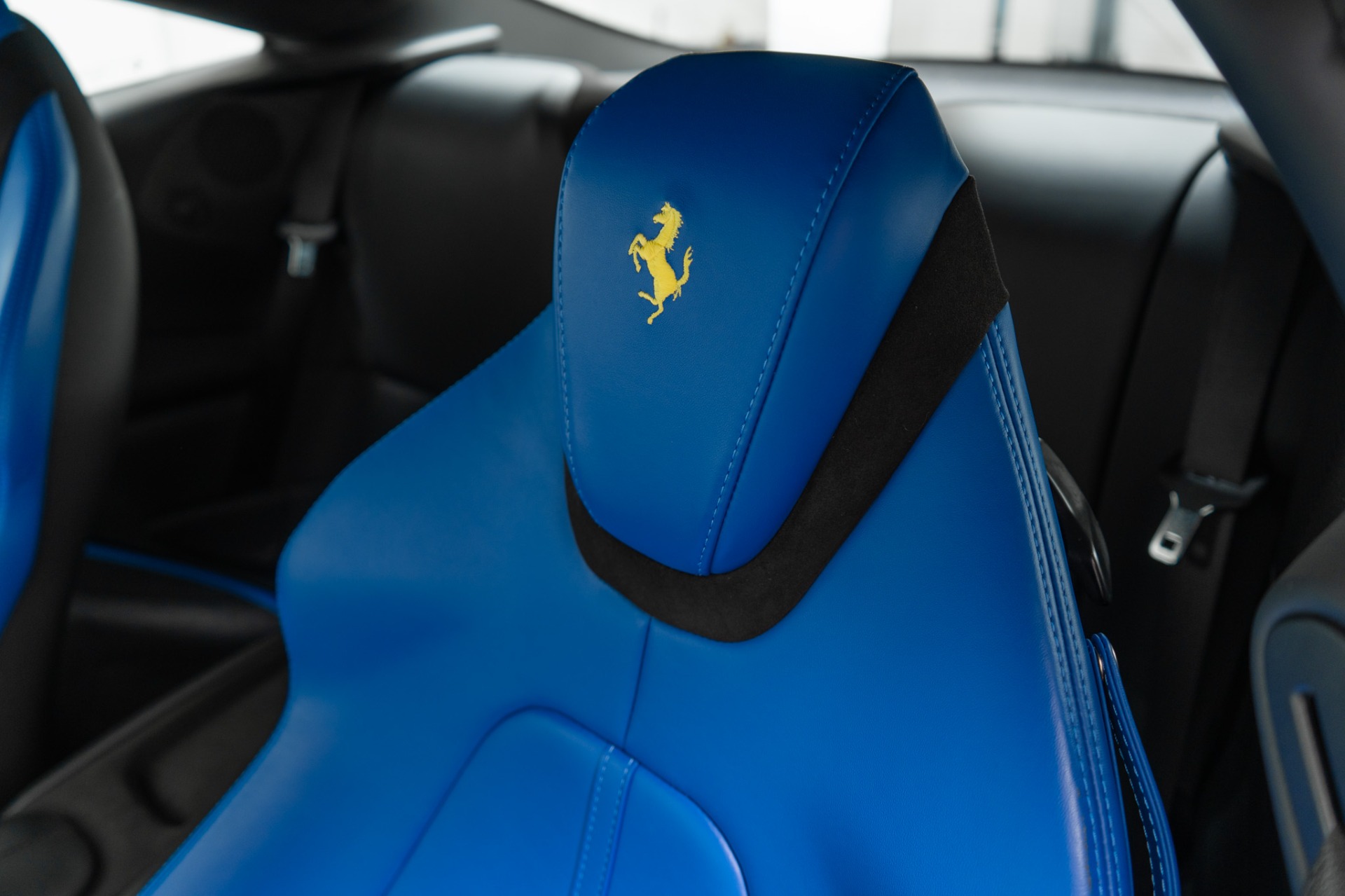 2022 Roma -Two-Tone Interior, Carbon Fiber Interior Trim, JBL HiFi picture #25