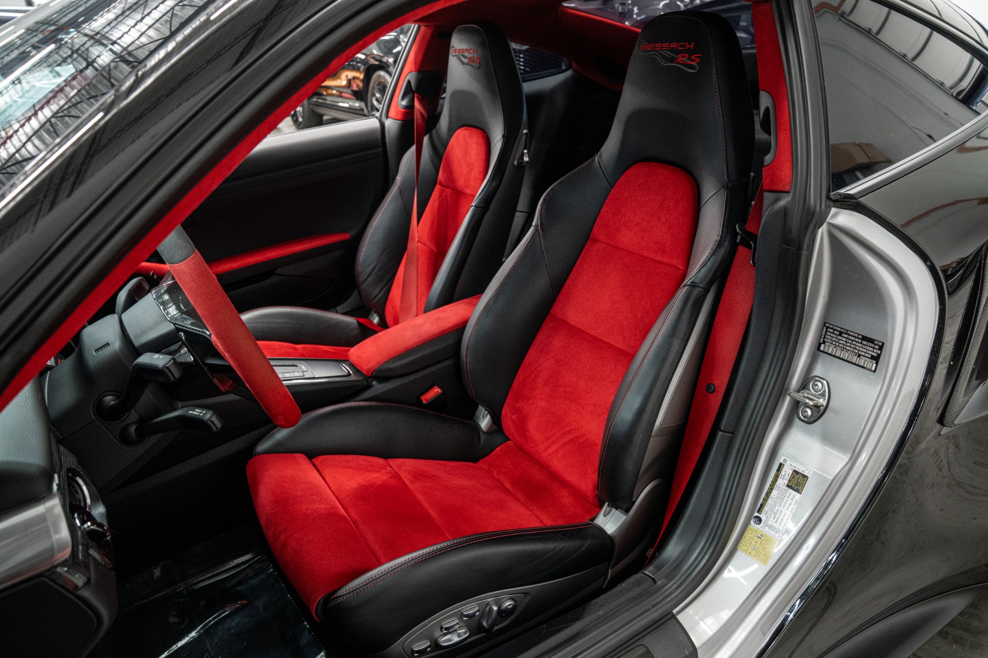 2018 911 GT2 RS -Weissach Package, Front Axle Lift, 18 Way Adaptive Sports Seats picture #21