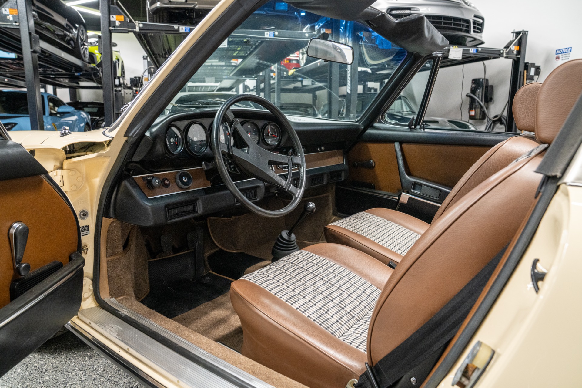 1973 911 1973.5 T Targa, Rebuilt Engine, Documented, Excellent picture #10