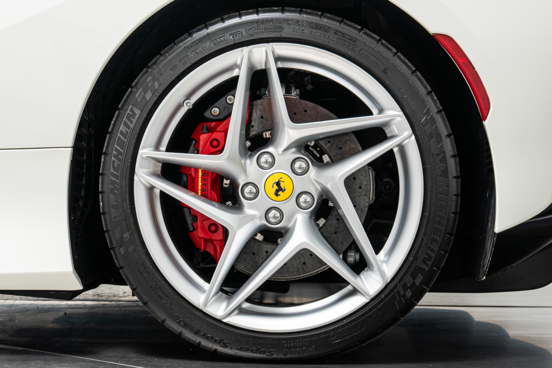 2023 F8 Spider -Low Miles, Two-Tone Paint, Carbon Driving Zone, Passenger Display picture #9
