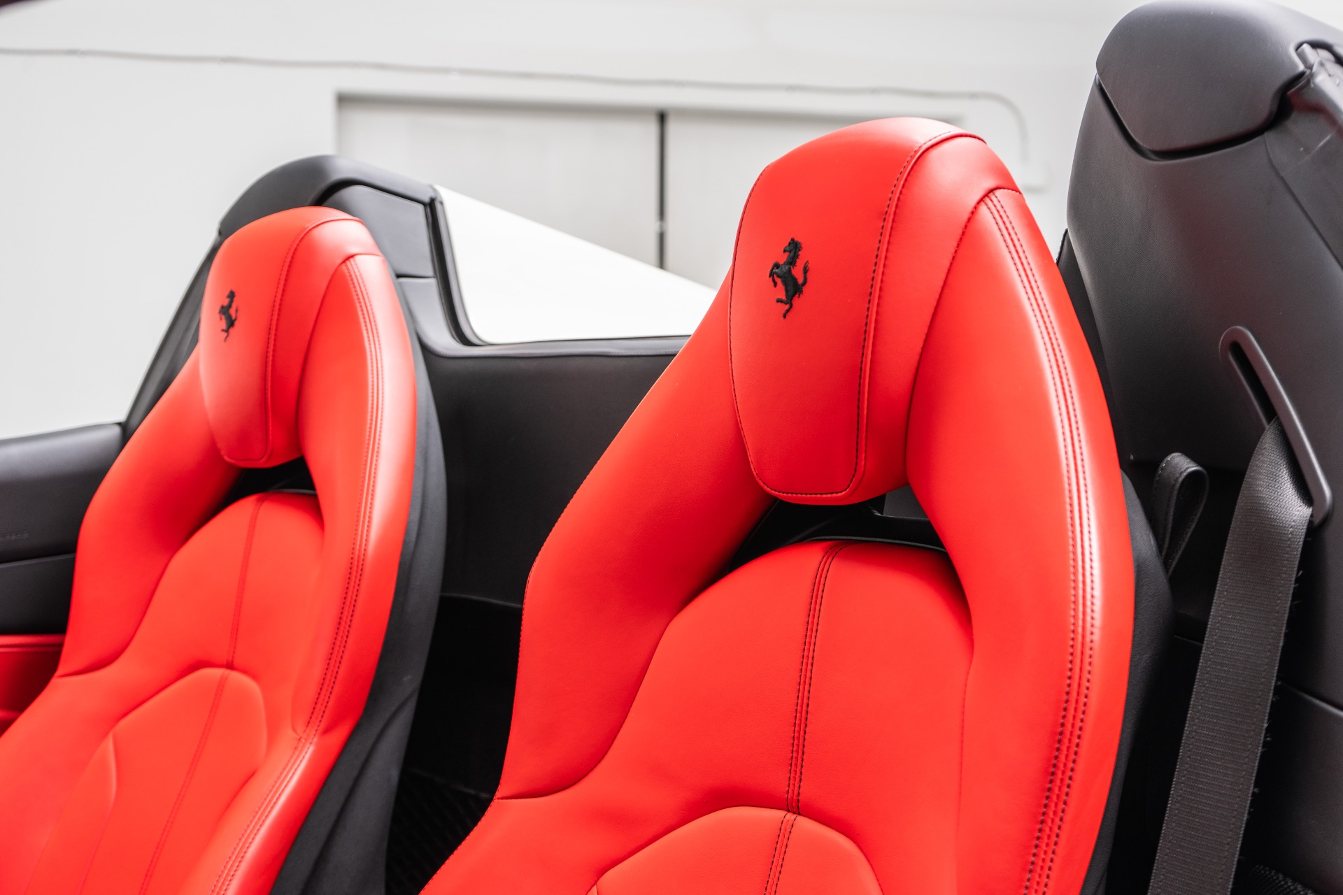 2023 F8 Spider -Low Miles, Two-Tone Paint, Carbon Driving Zone, Passenger Display picture #14
