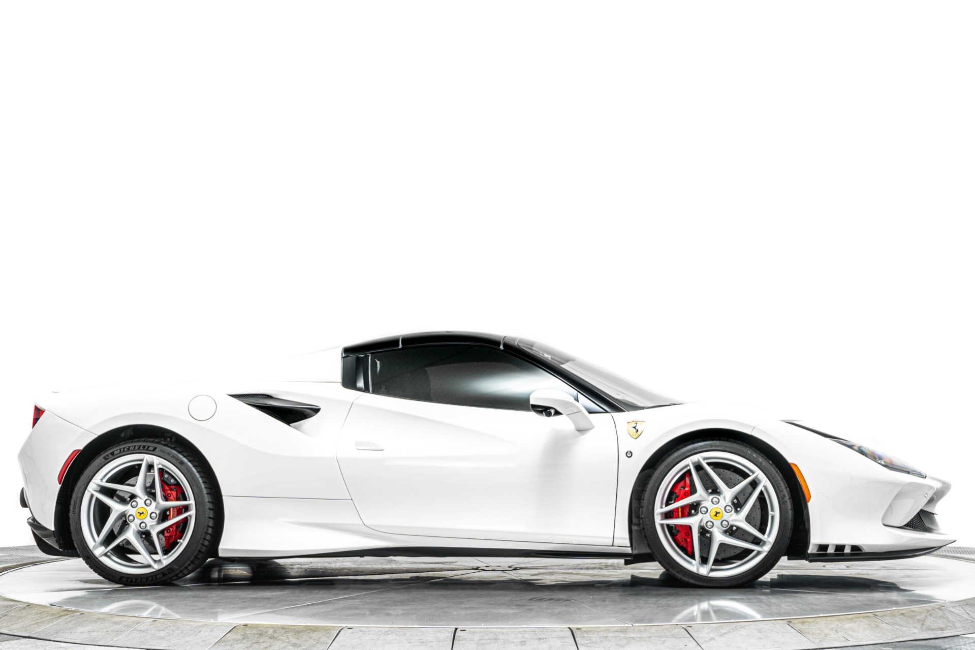 2023 F8 Spider -Low Miles, Two-Tone Paint, Carbon Driving Zone, Passenger Display picture #16
