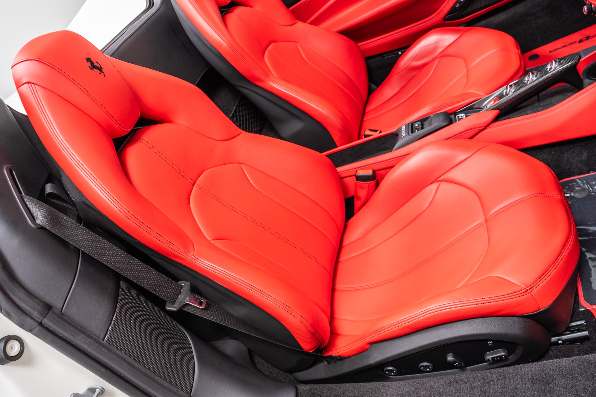 2023 F8 Spider -Low Miles, Two-Tone Paint, Carbon Driving Zone, Passenger Display picture #24