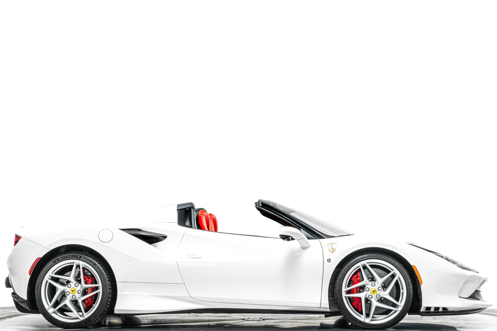 2023 Ferrari F8 Base