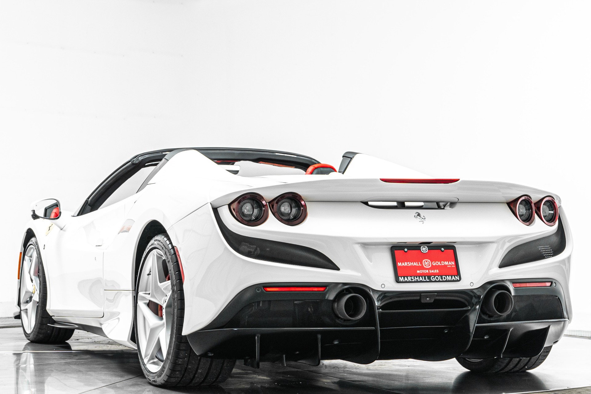 2023 F8 Spider -Low Miles, Two-Tone Paint, Carbon Driving Zone, Passenger Display picture #5