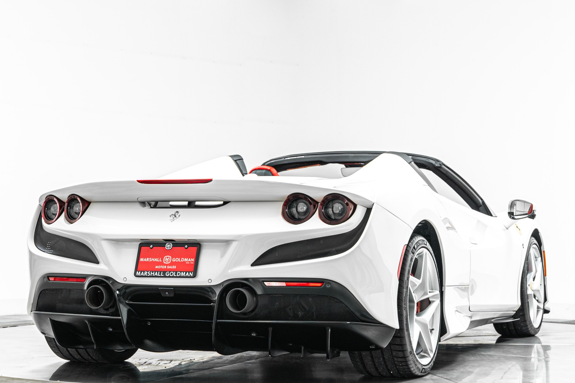 2023 F8 Spider -Low Miles, Two-Tone Paint, Carbon Driving Zone, Passenger Display picture #7