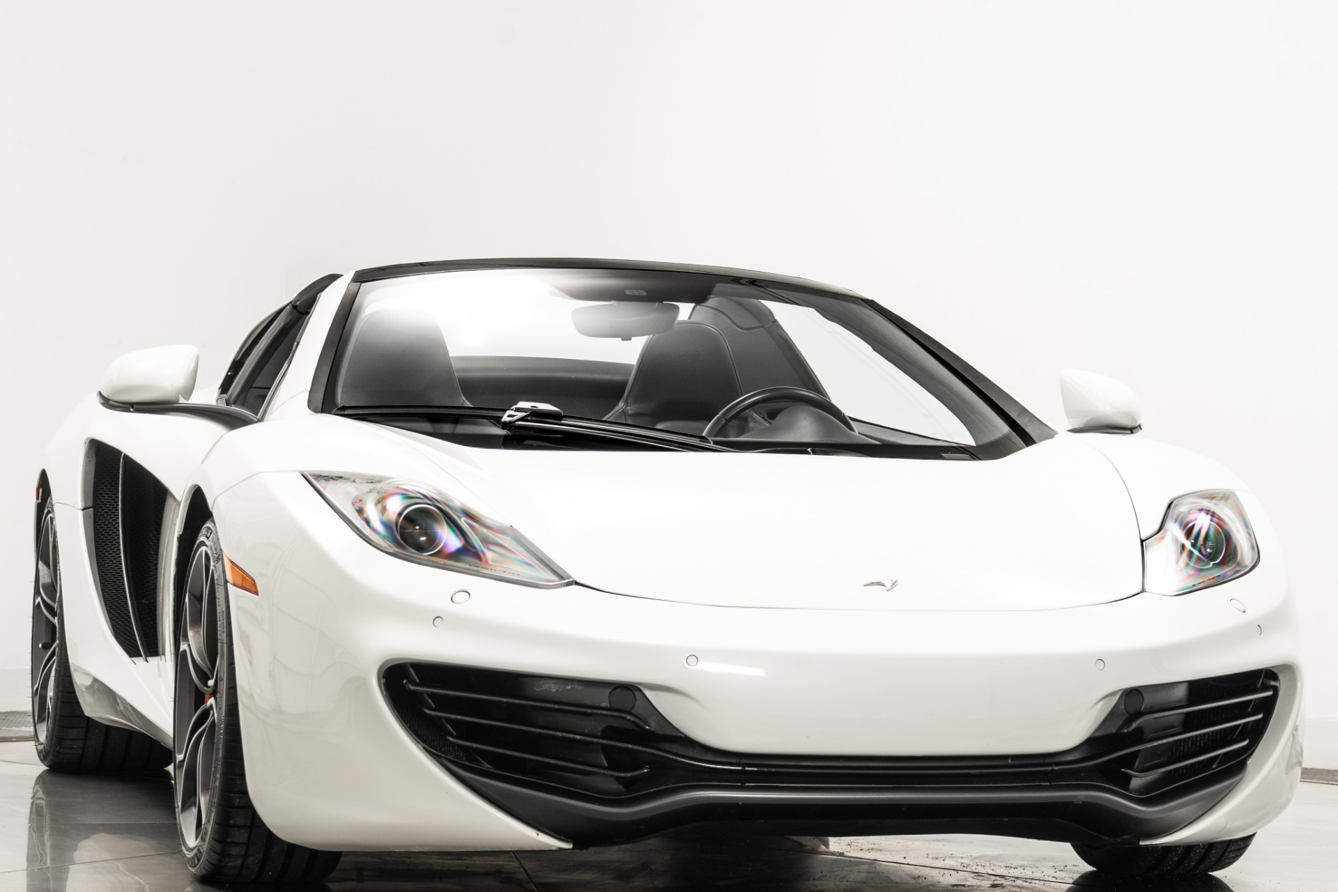 Used 2014 McLaren MP4-12C Spyder in Pearl White For Sale (Sold