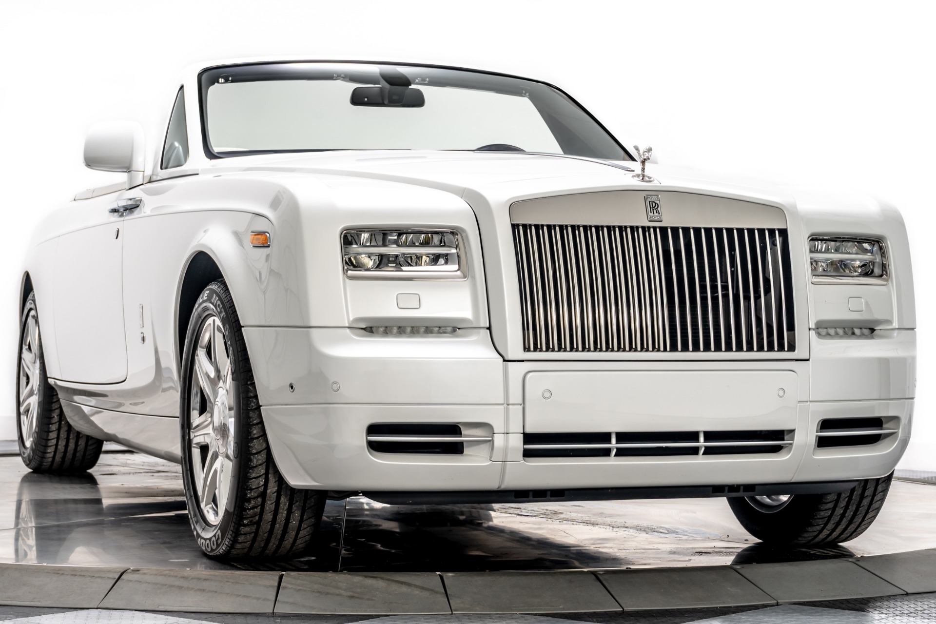 Used 2017 RollsRoyce Phantom Drophead Coupe For Sale Sold  Marshall  Goldman Motor Sales Stock B21918