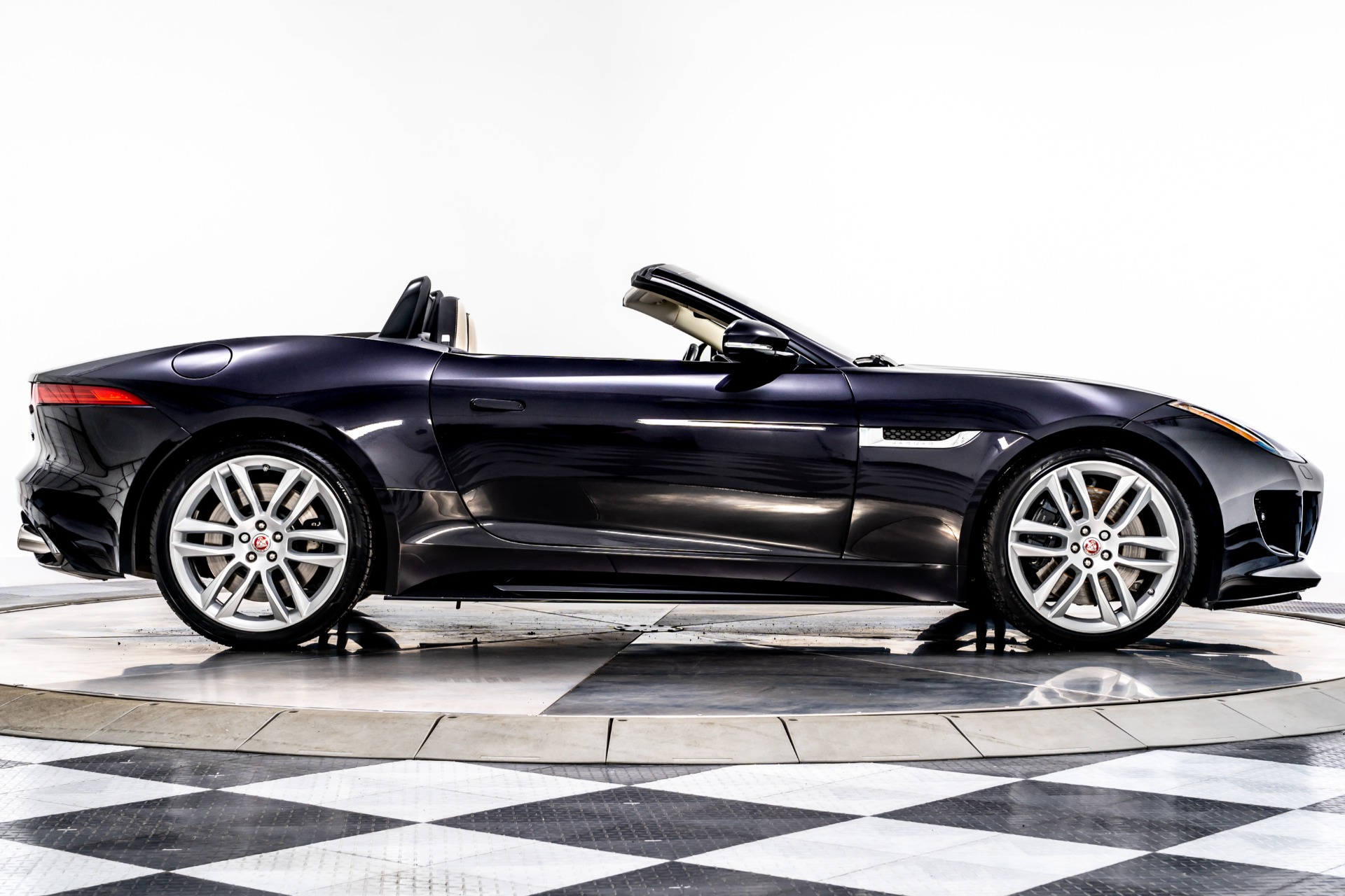 Standard Hood & Mirrors | JAGUAR F-Type CONVERTIBLE R 2017 Standard Hood & Mirrors | JAGUAR F-Type CONVERTIBLE R 2017