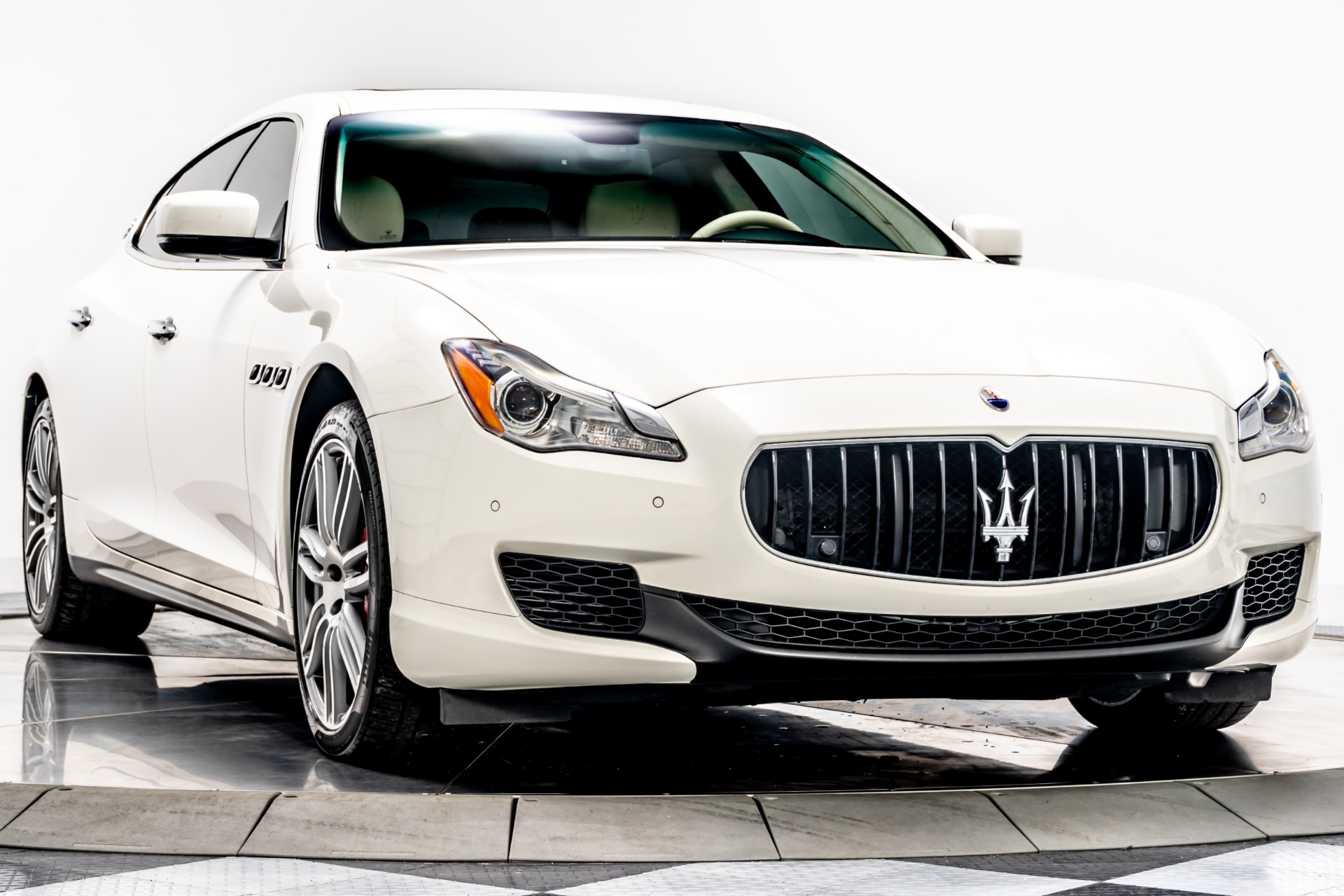 jumbo luxury cars owner