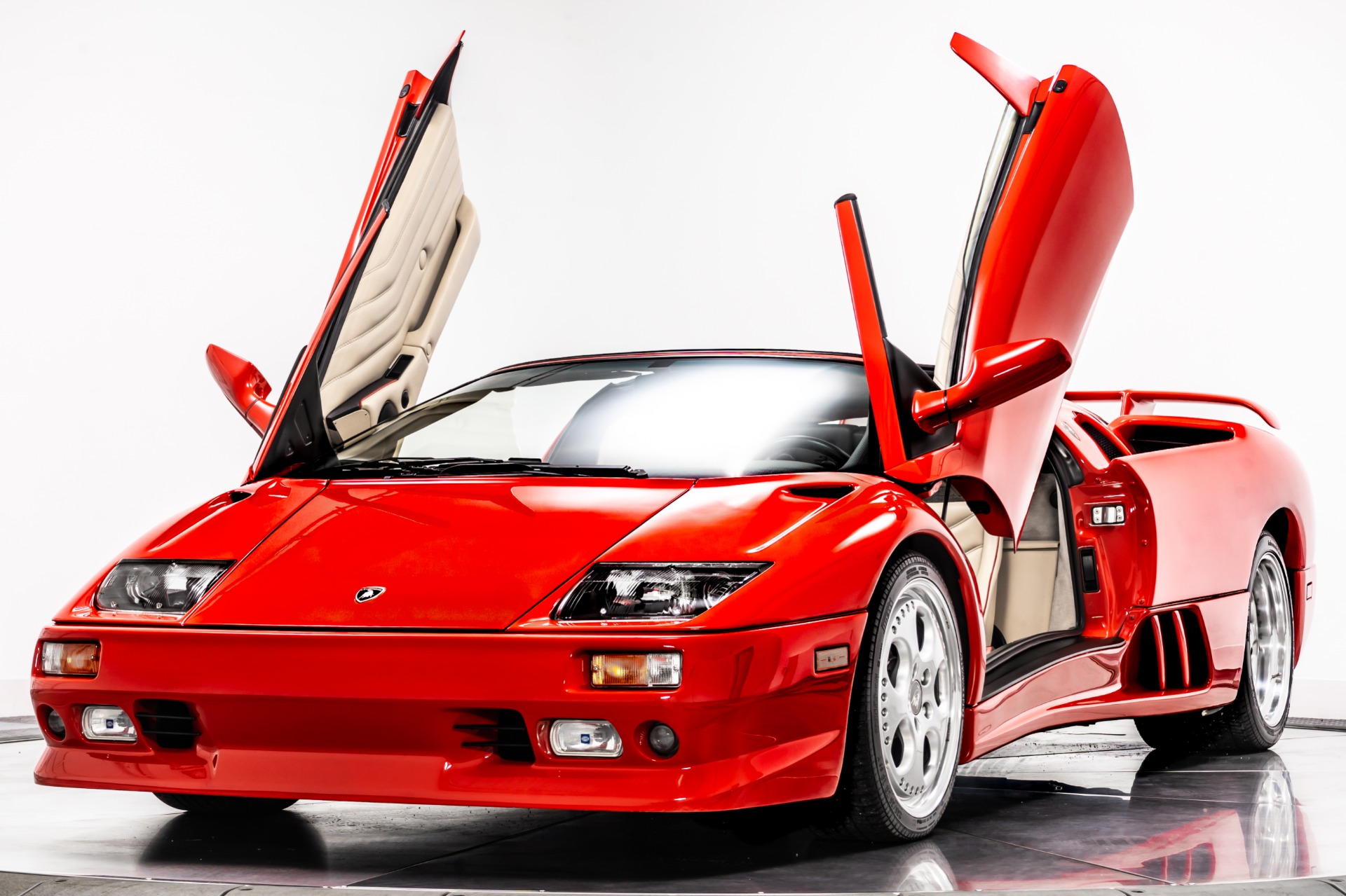 Used 1999 Lamborghini Diablo VT Roadster in Smalto Rosso For