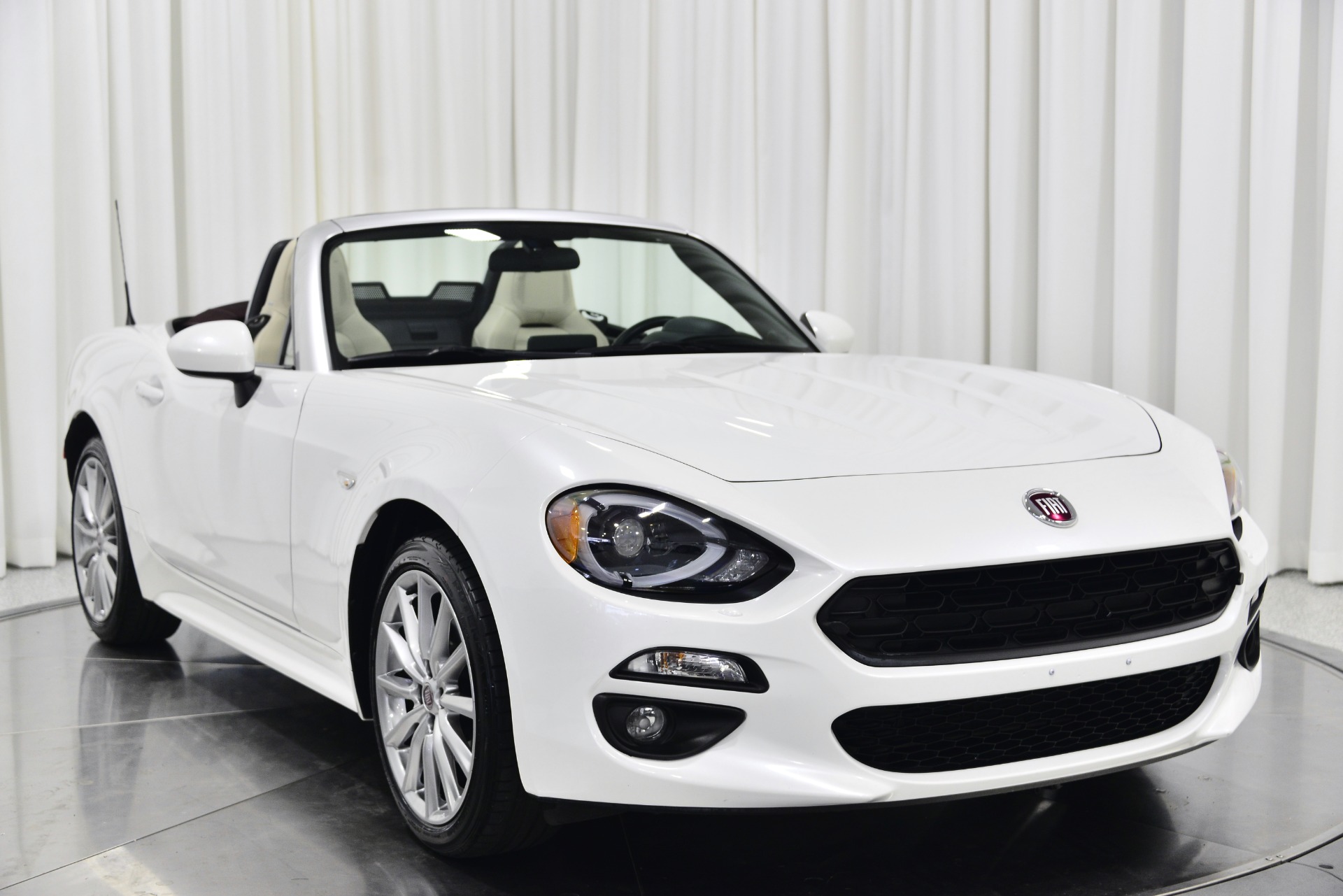Used 18 Fiat 124 Spider Lusso Red Top For Sale Sold Marshall Goldman Motor Sales Stock Bmdaft Used 18 Fiat 124 Spider Lusso Red Top For Sale Sold Marshall Goldman Motor Sales Stock Bmdaft