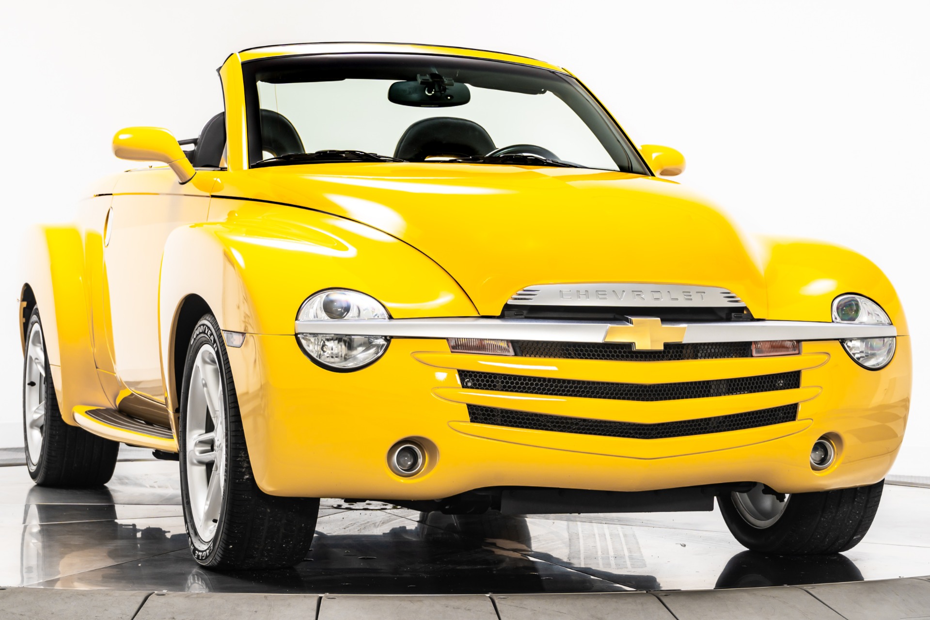 SPARK 1/43 S0858 Chevrolet SSR 2004 Roadster Jaune Yellow