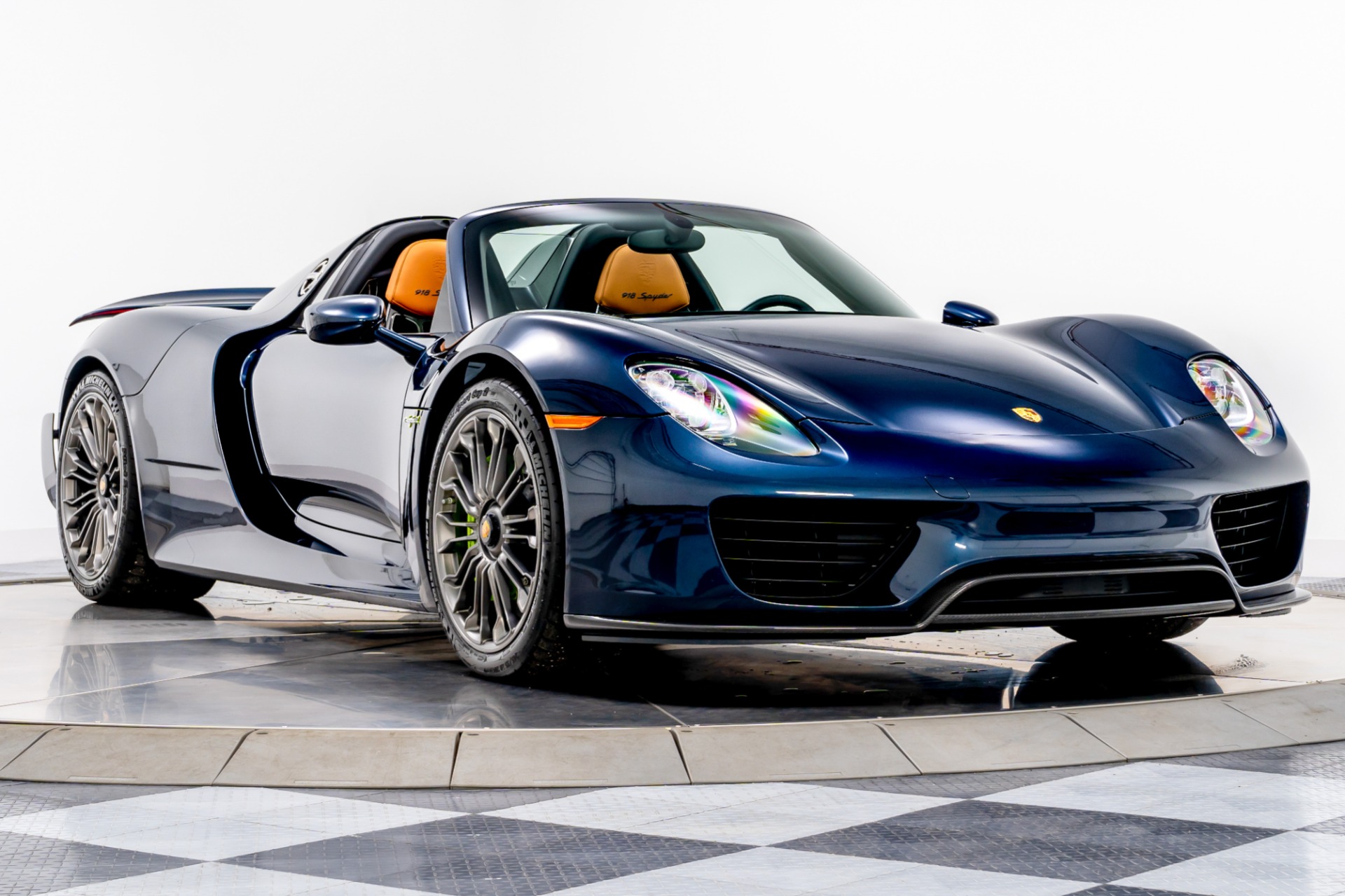Used 2015 Porsche 918 Spyder in Dark Blue Metallic For Sale (Sold