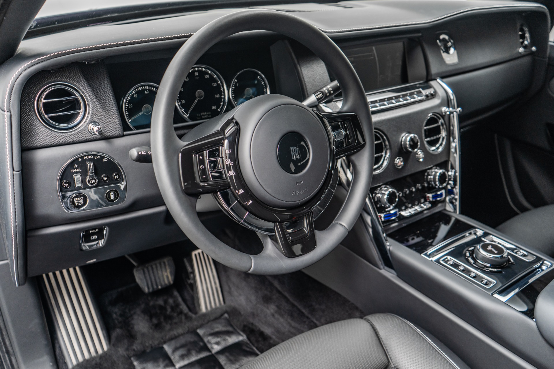 Xe siêu sang RollsRoyce Cullinan bọc thép gần 1 triệu USD có gì  Xe 360