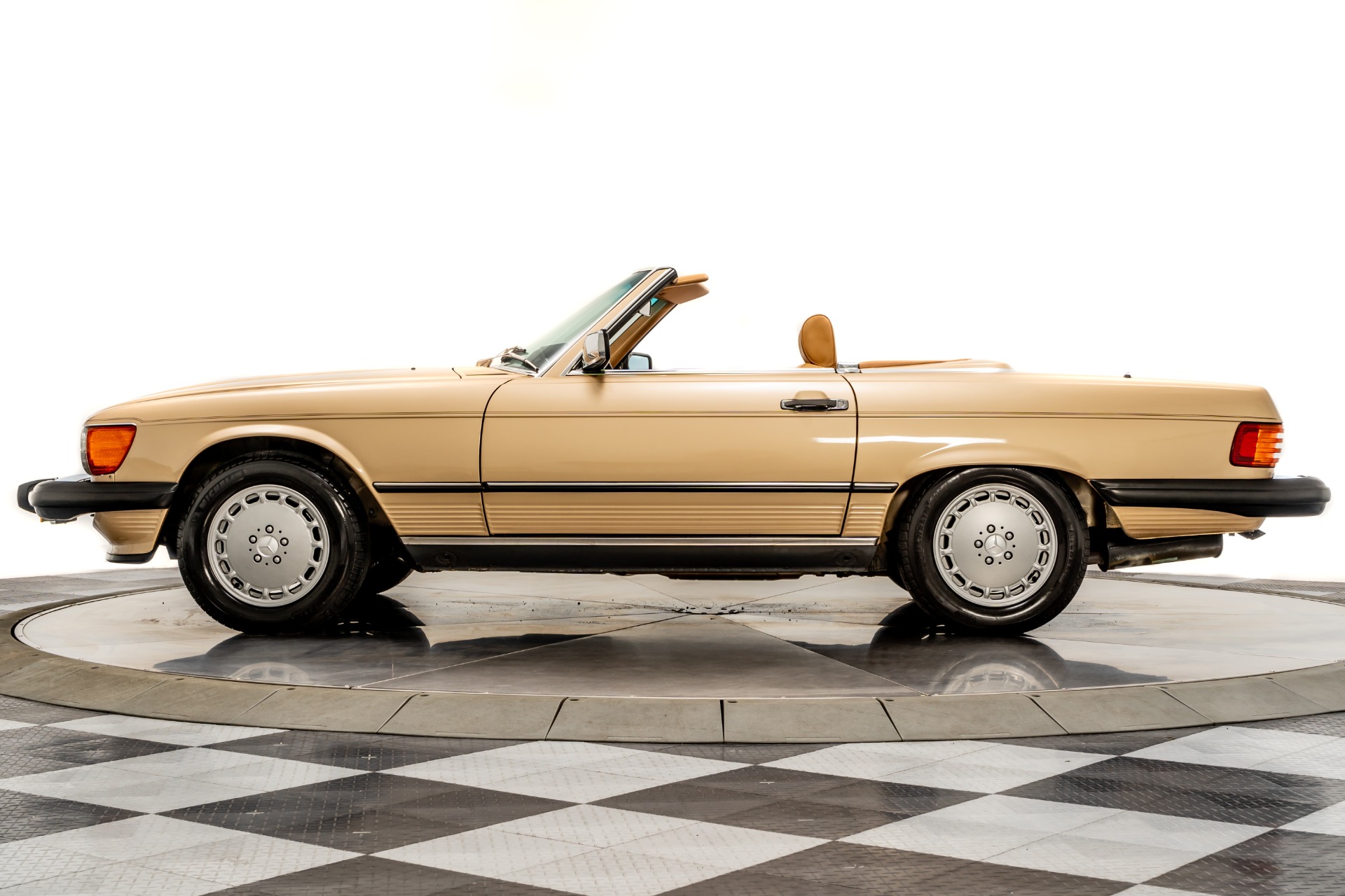 Used 1988 Mercedes-Benz 560 SL in Champagne Metallic For Sale