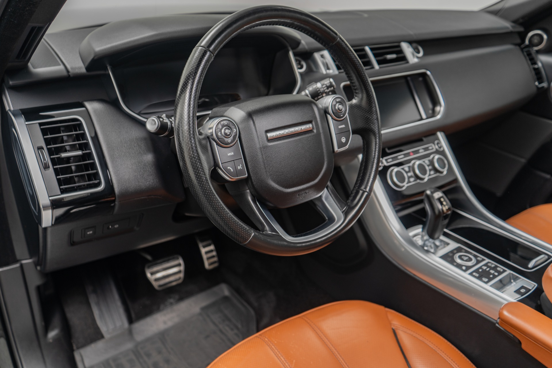 2010 Range Rover Sport Supercharged Interior