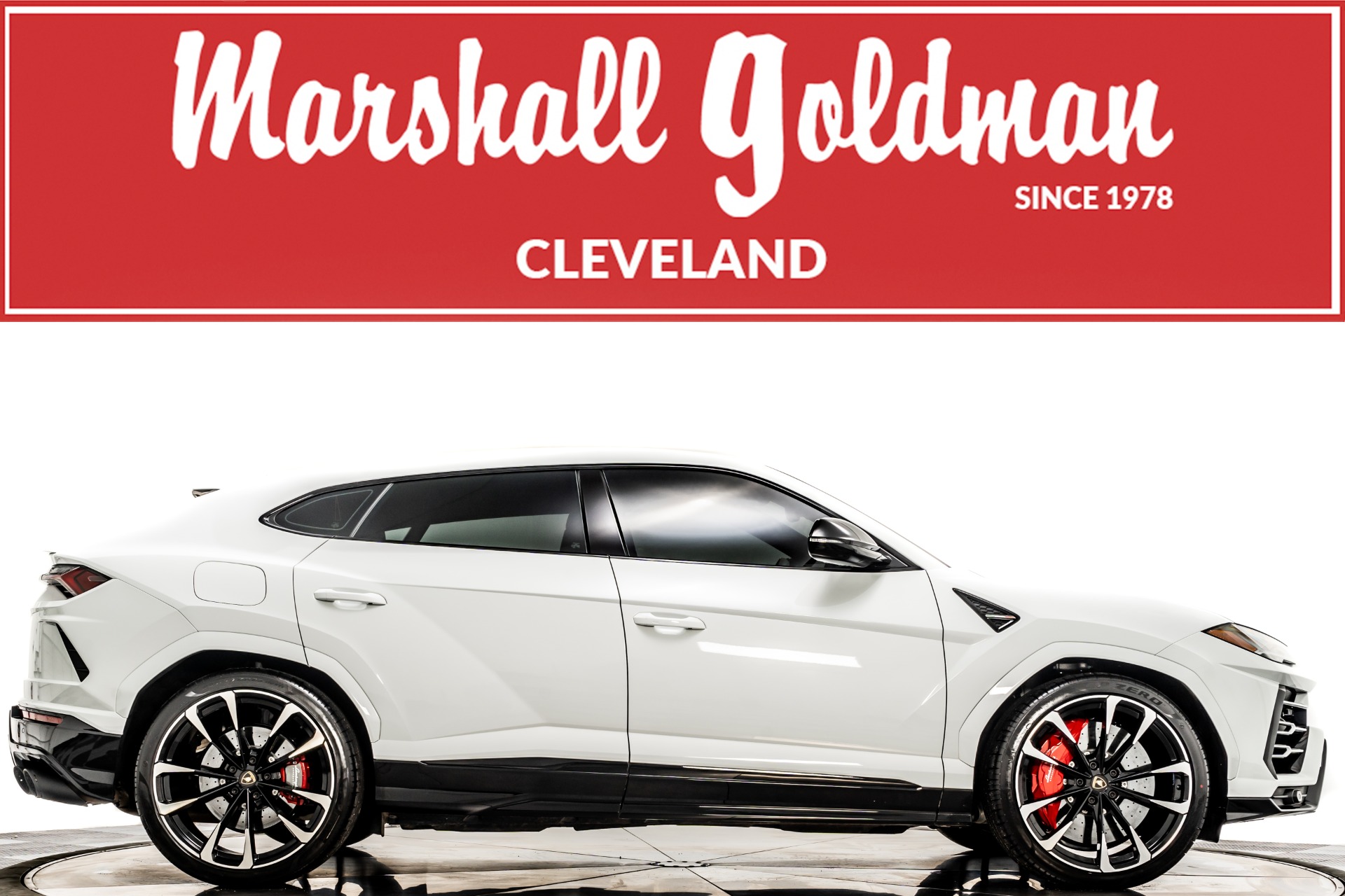 Used 2021 Lamborghini Urus in Bianco Icarus For Sale (Sold