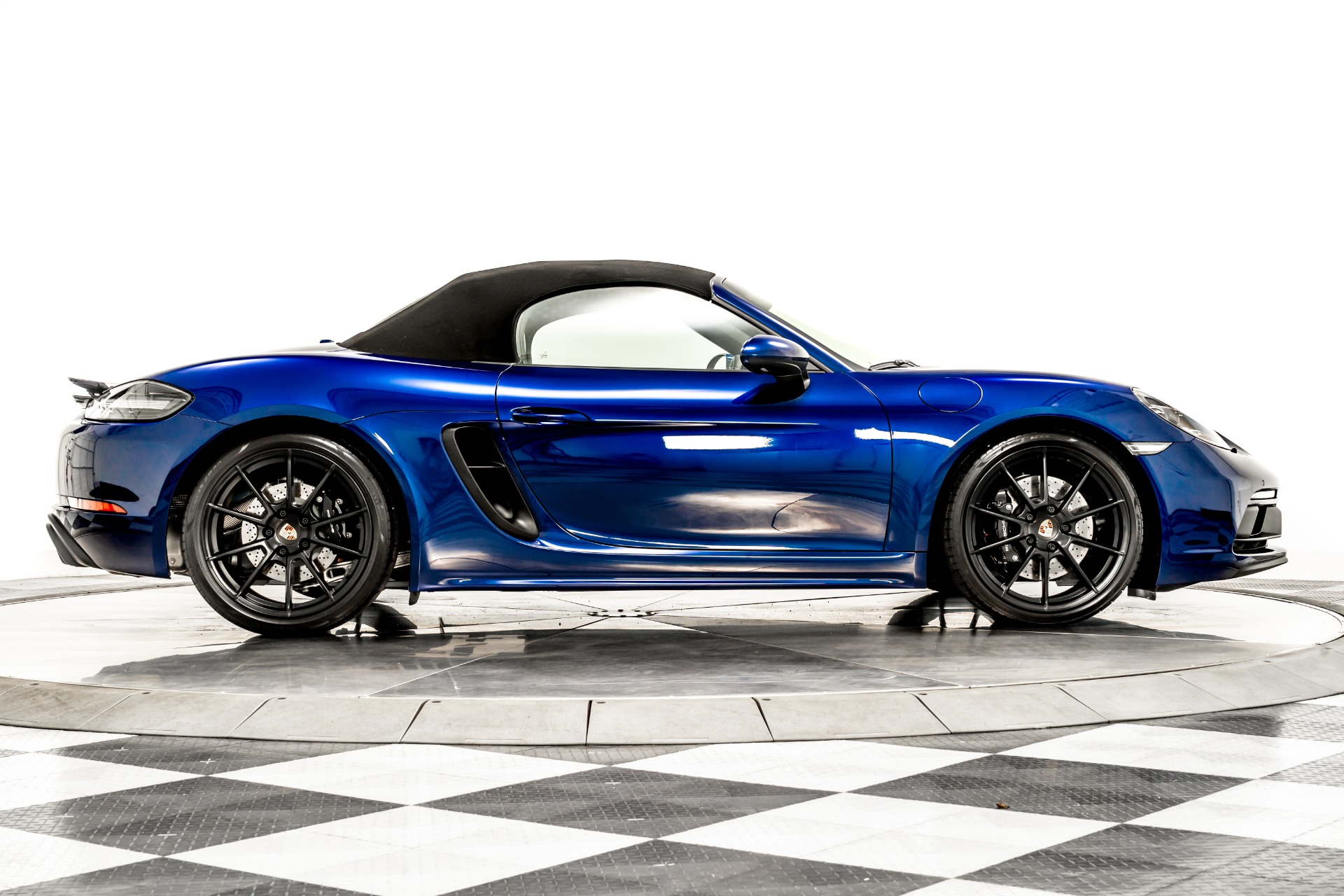 The Porsche 718 in Aquabluemetallic